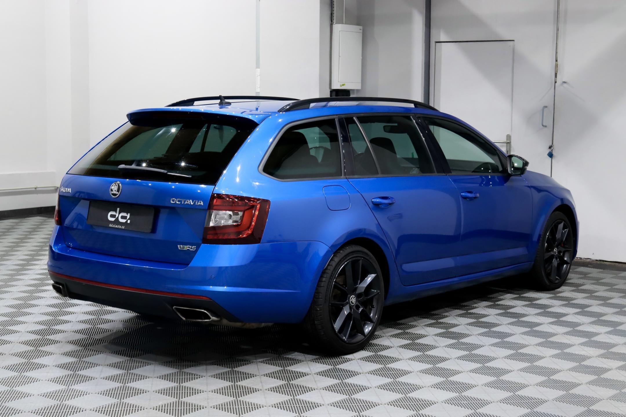 Škoda Octavia, 3 FL Combi 2.0 TSI 169 kW RS - fotka 6
