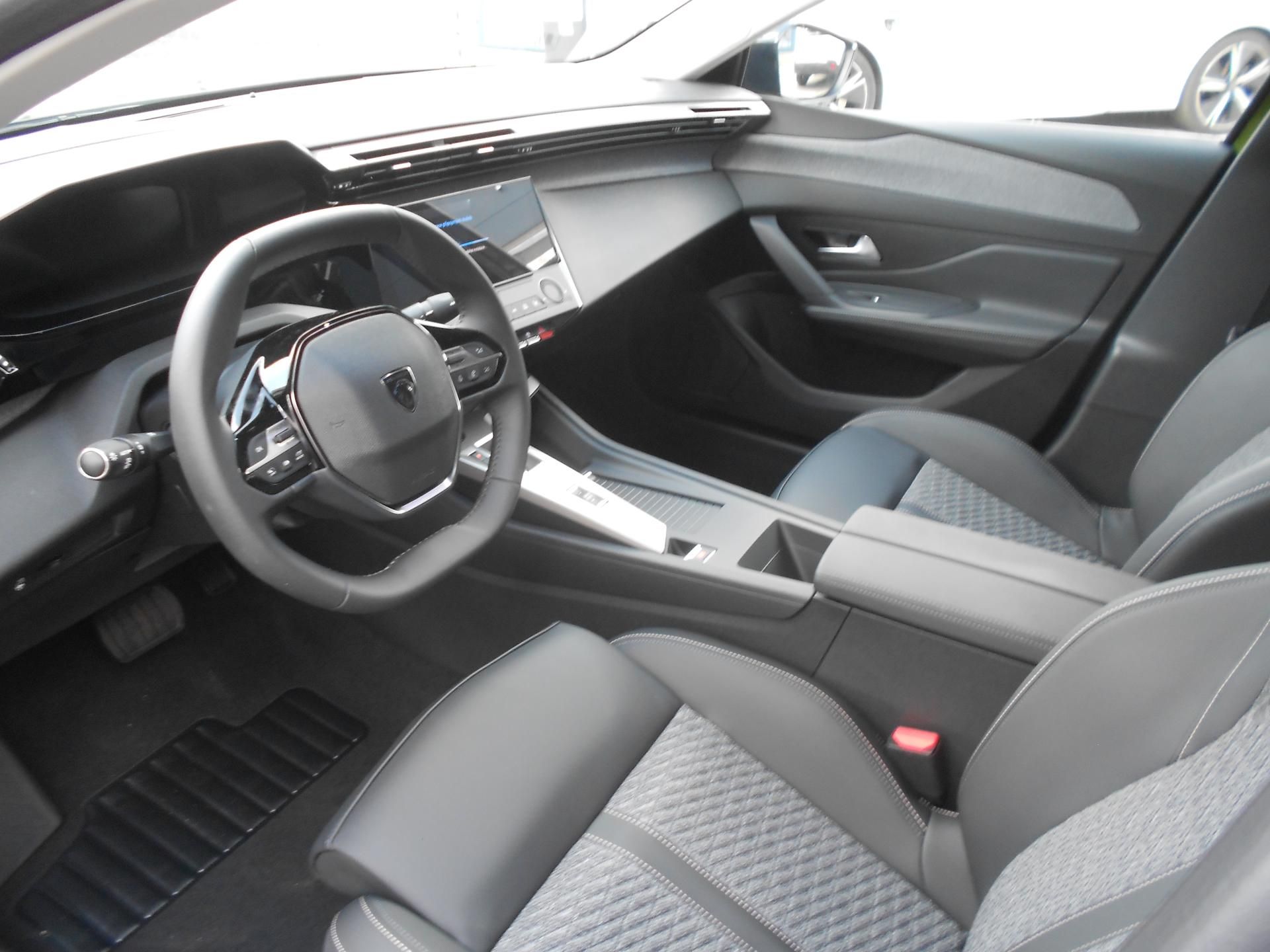 Peugeot 408, ALLURE Hybrid 145 e-DCS6 - fotka 4