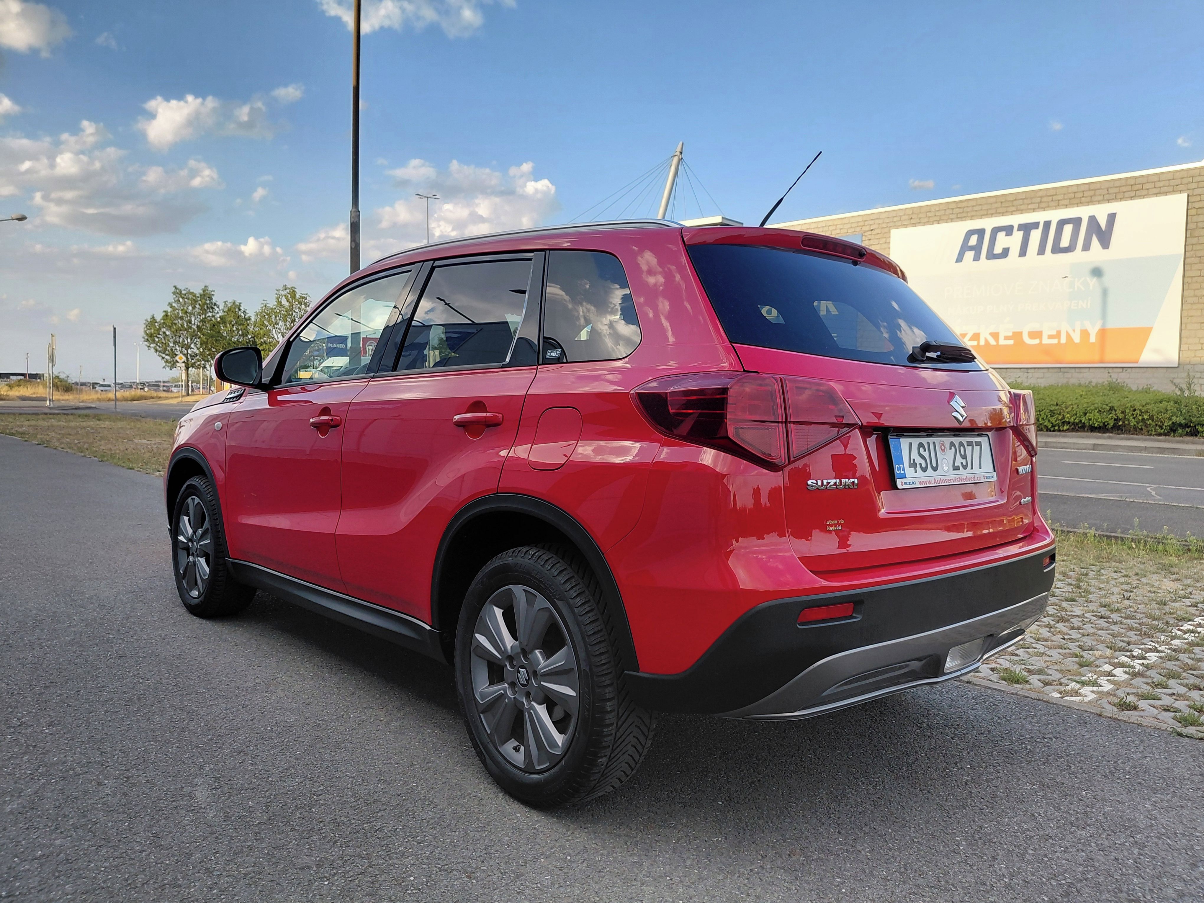 Suzuki Vitara, 1.4 103KW 4x4 1MAJ,VELMI PĚKNÁ - fotka 5
