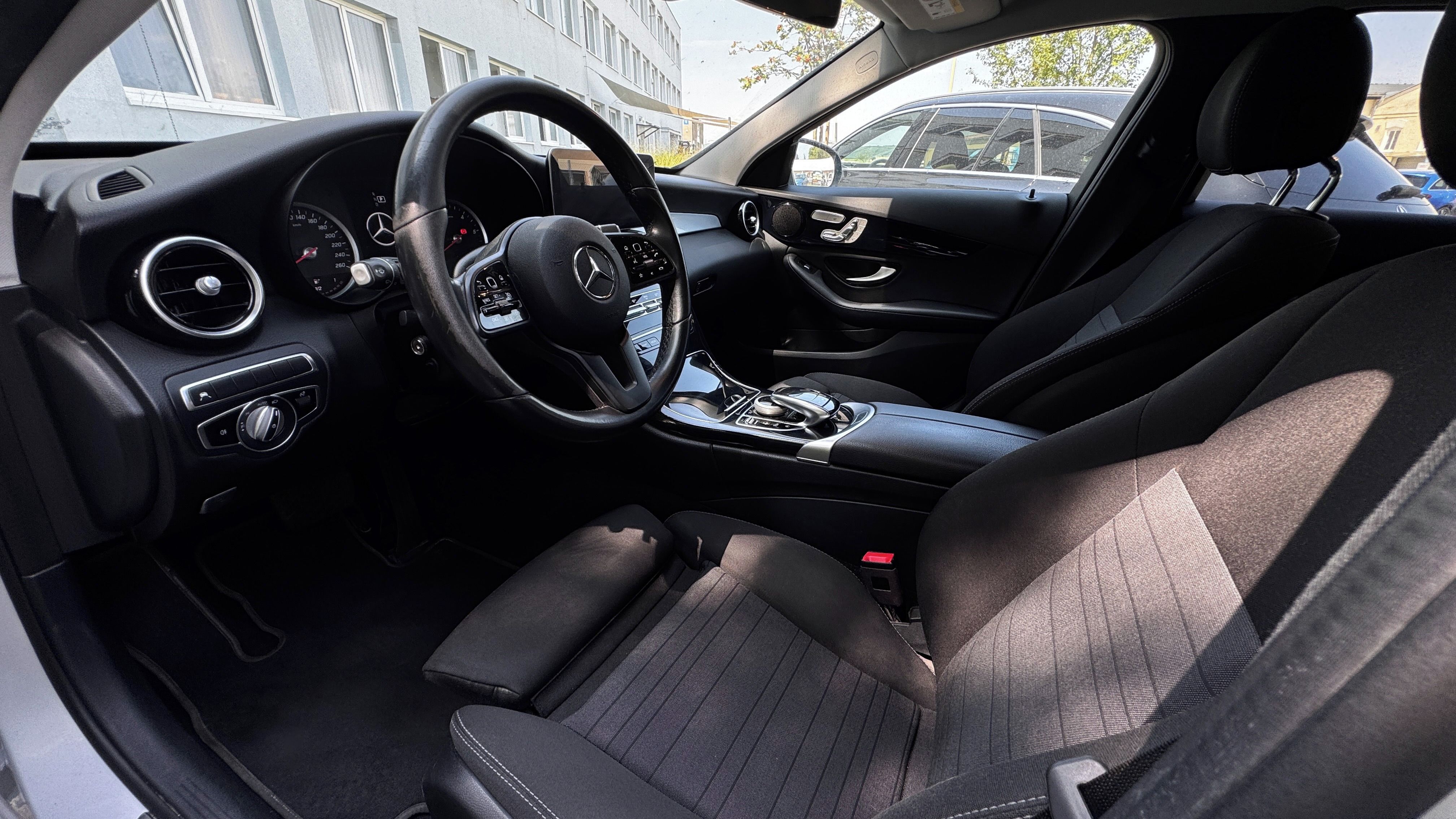 Mercedes-Benz Třídy C, C220d, 4MATIC, WEBASTO - fotka 3