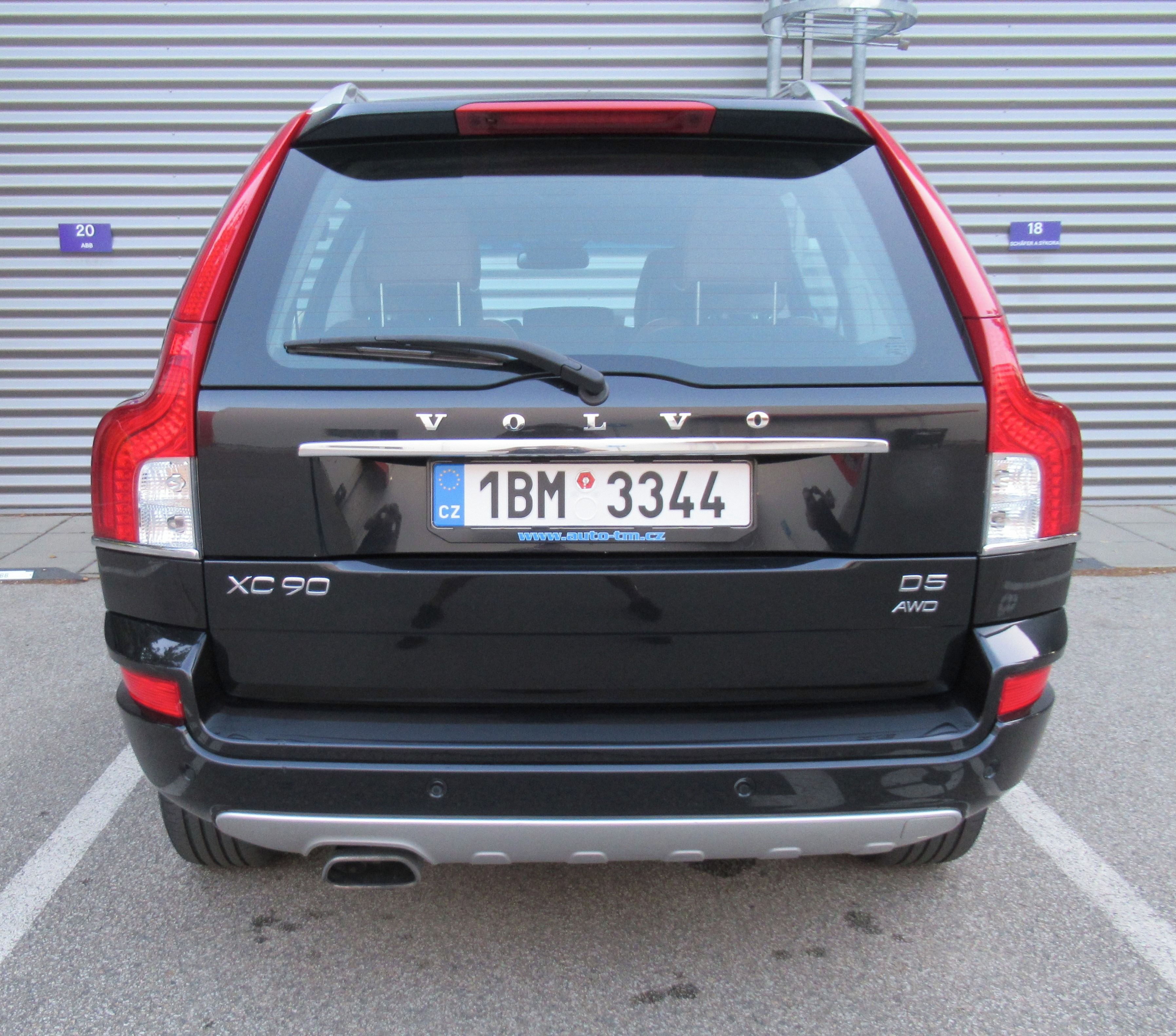 Volvo XC90, Executive 2,4 D5 AWD 147kW 7M - fotka 5