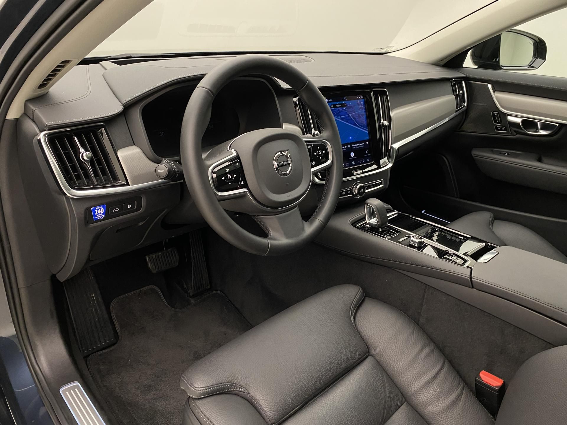 Volvo V90, T8 AWD RECHARGE DARK PLUS AUT - fotka 4