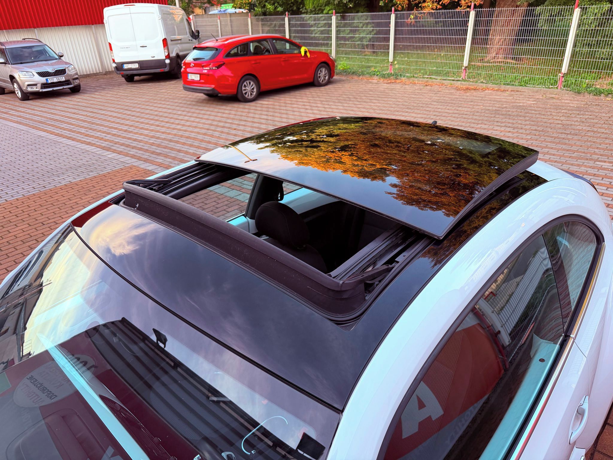 Volkswagen Beetle, 1.4 TSi DSG7, Navi, Panorama - fotka 5