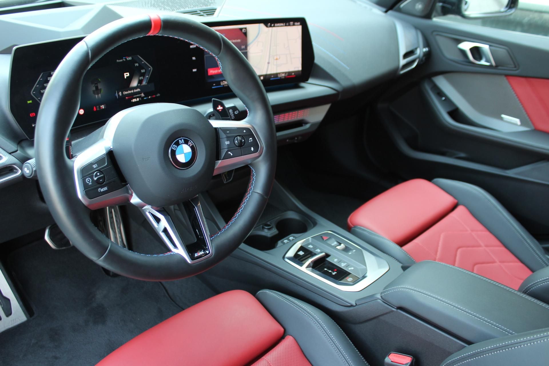 BMW Řada 1, M135 xDrive - fotka 4
