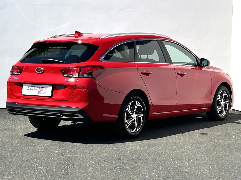 Hyundai i30, Family Smart 1.0 T-GDI _ kW - fotka 2