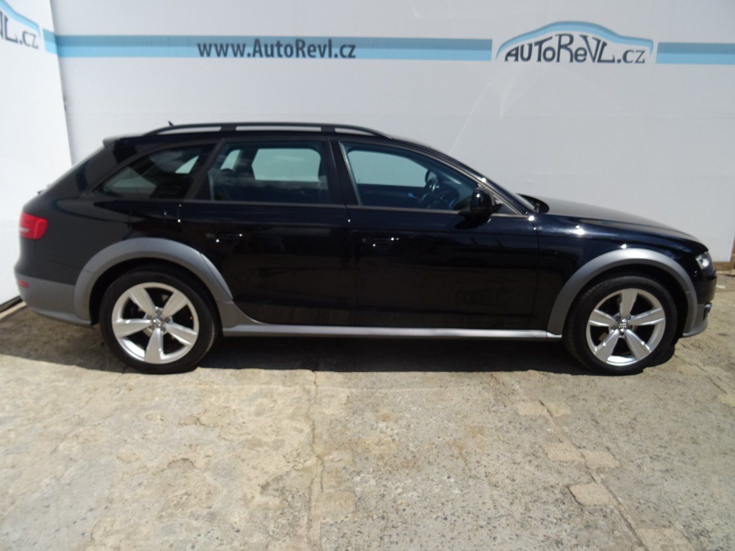 Audi A4, 2.0TDi,130kW,1maj,s.kni,navi - fotka 5