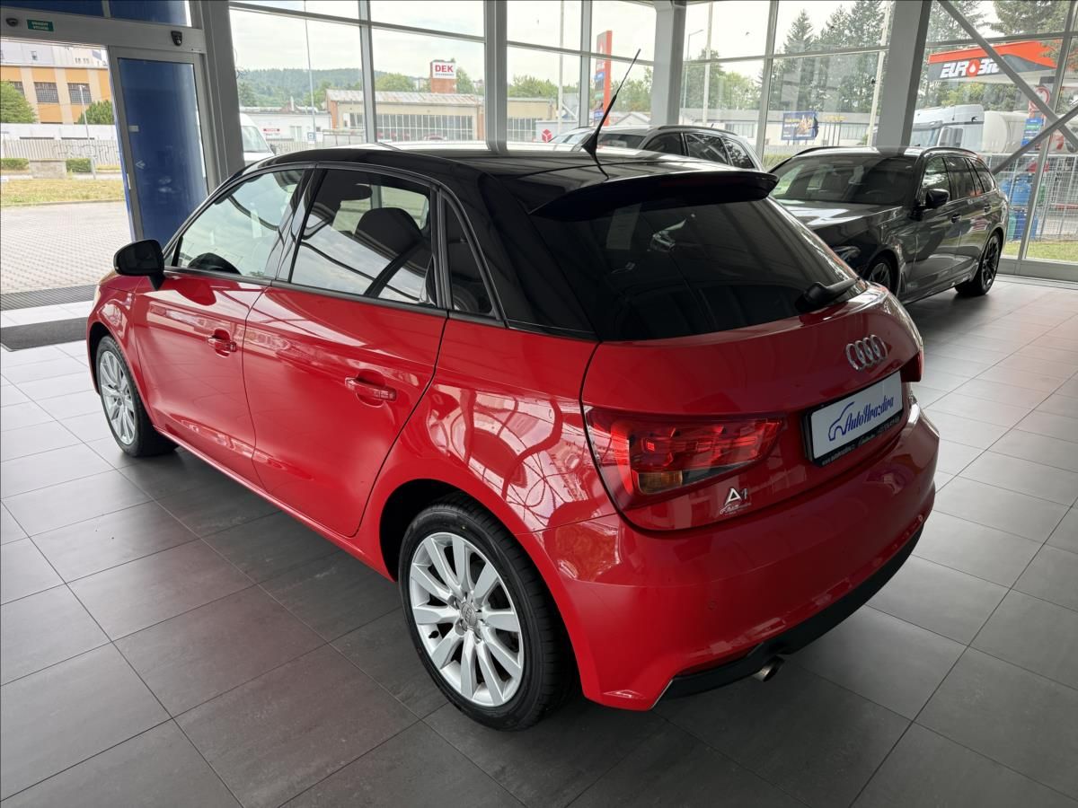 Audi A1, 1,0   TFSI SPORTBACK ULTRA - fotka 4