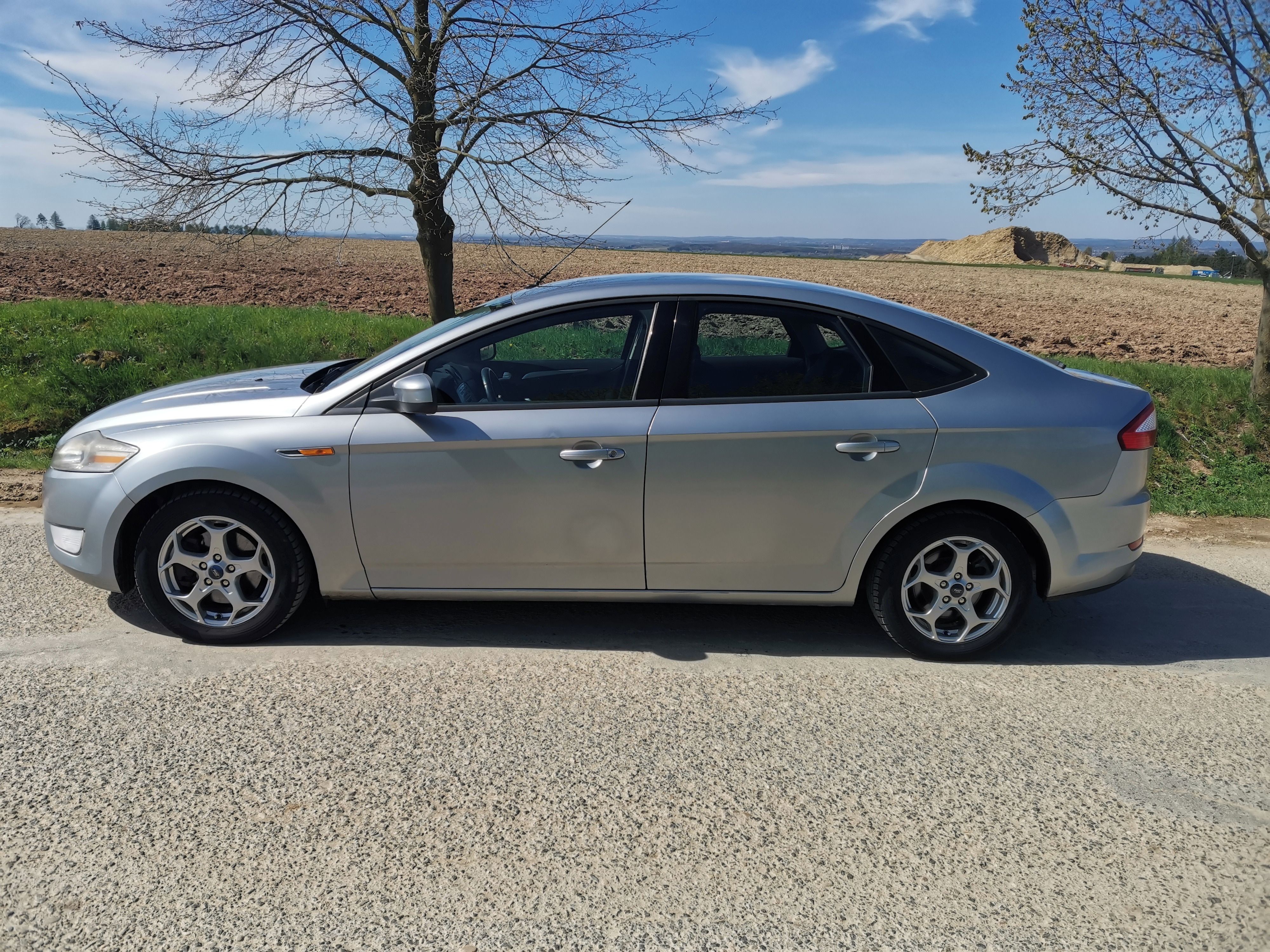 Ford Mondeo, Ford Mondeo+sada zim kol+nosič