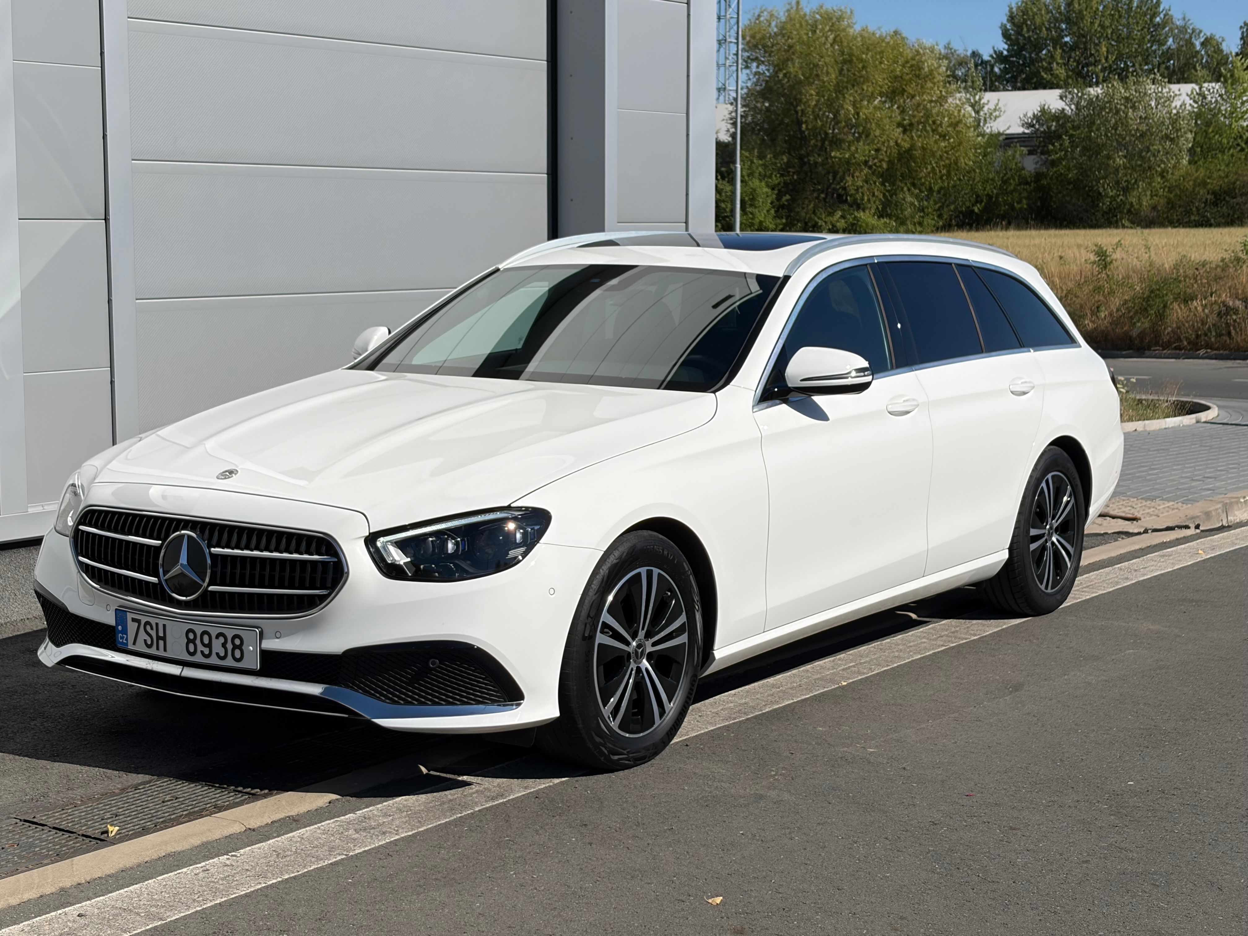 Mercedes-Benz Třídy E, 220d Avantgarde