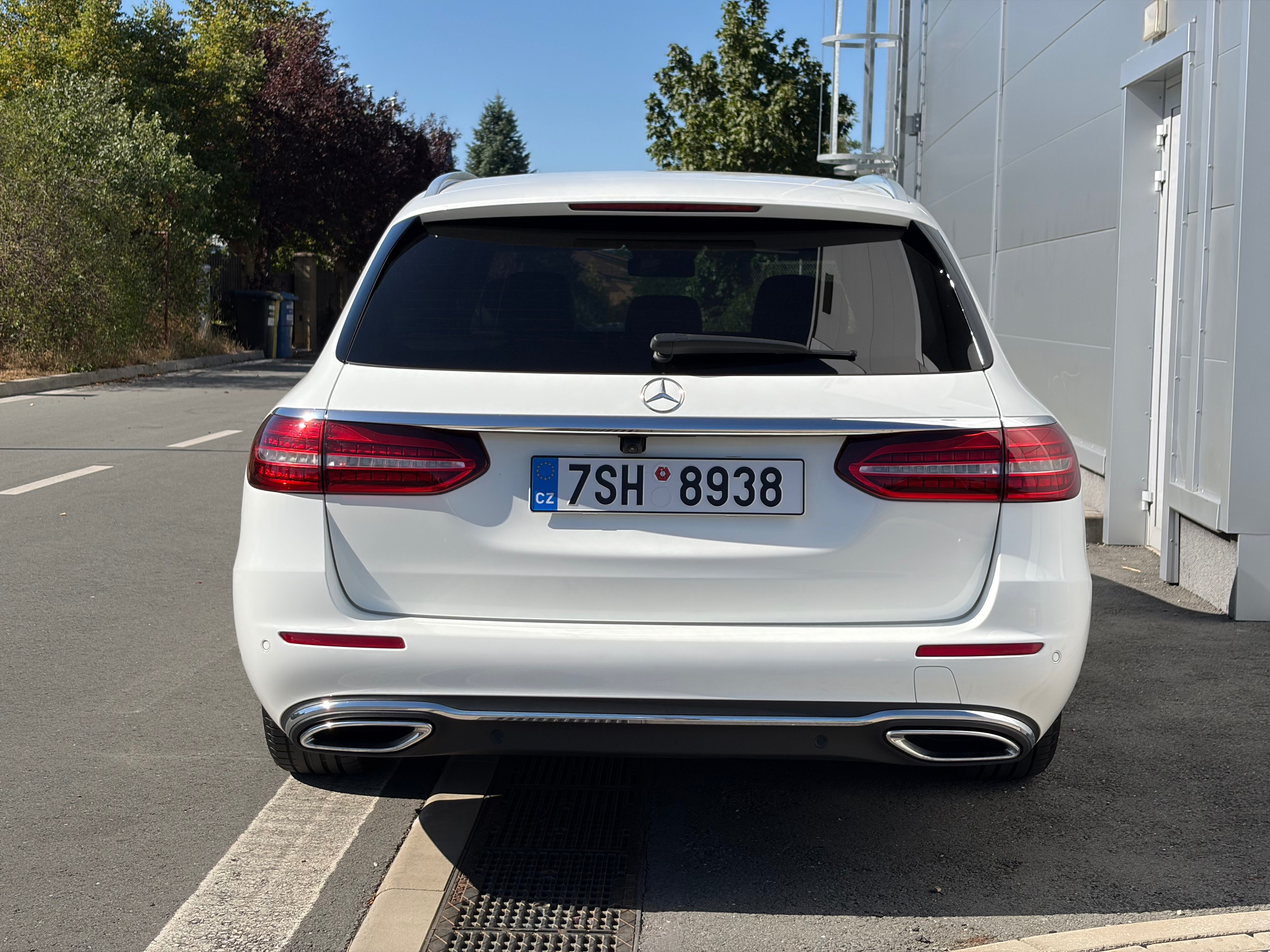 Mercedes-Benz Třídy E, 220d Avantgarde - fotka 5