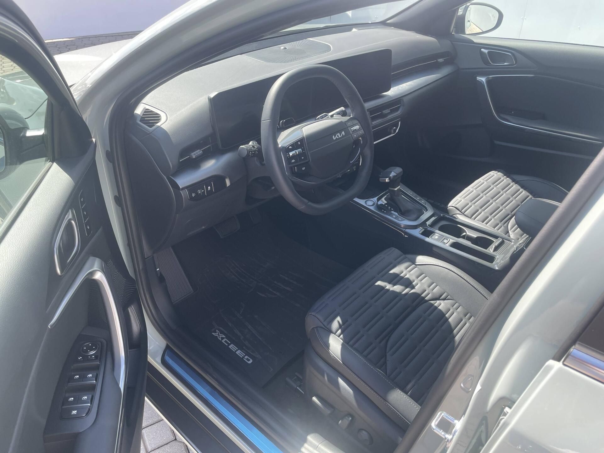 Kia XCee´d, TOP 7DCT 1,6 T-GDi - fotka 5