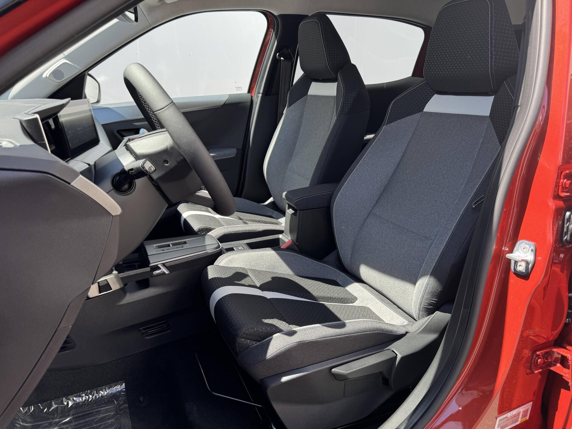 Opel Frontera, GS Hybrid 1,2 TURBO - fotka 6
