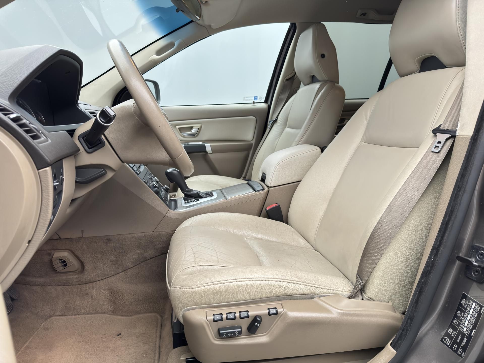 Volvo XC90, D5 AWD SUMMUM AUT CZ - fotka 4