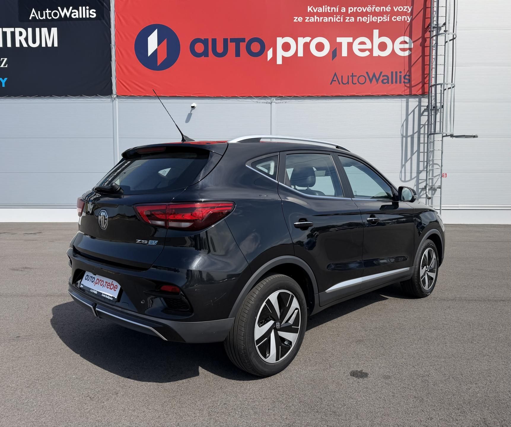 MG ZS, EV 130kW 51kWh LUXURY DPH - fotka 4