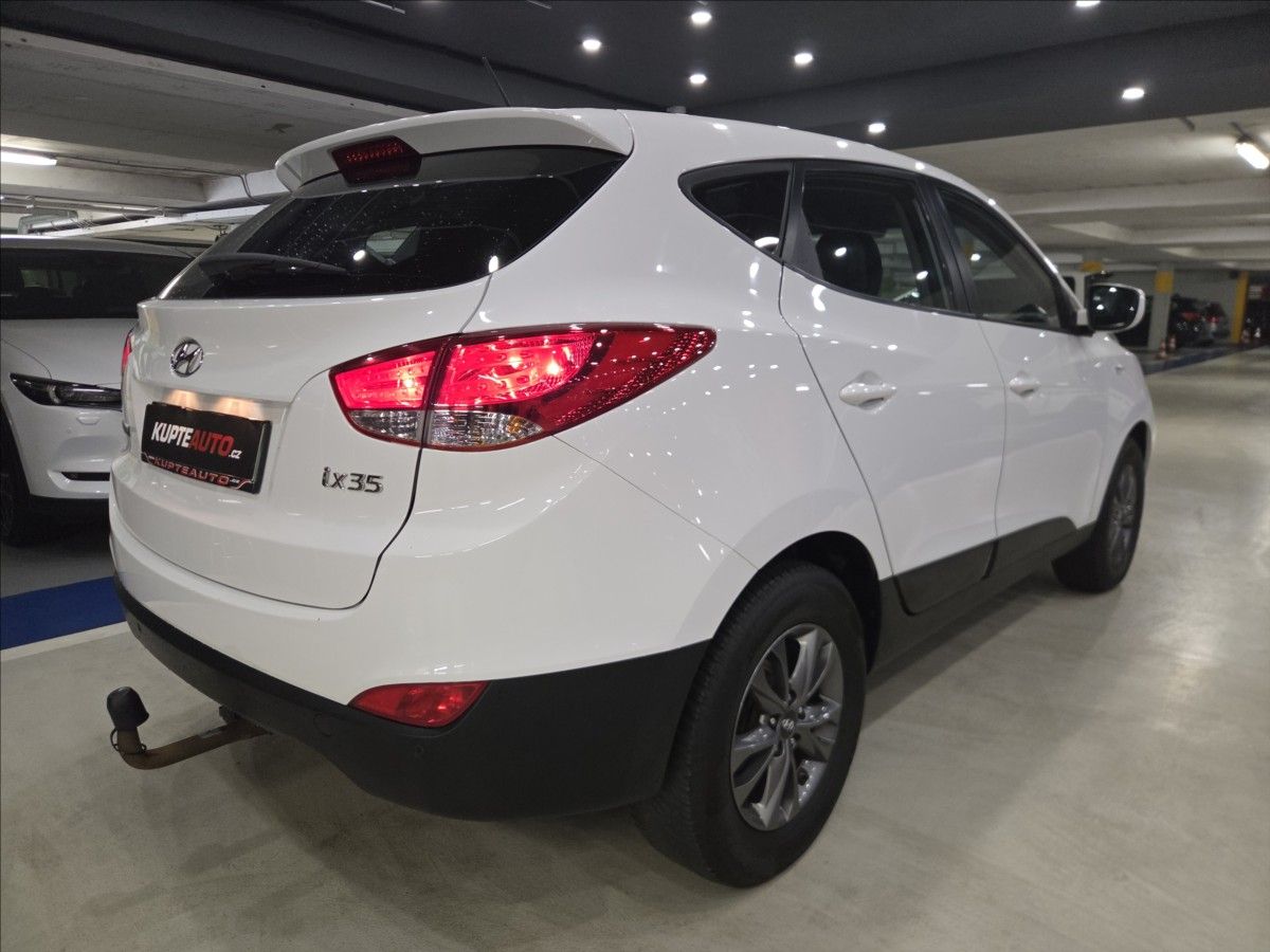 Hyundai ix35, 1,6 i - tažné + LED - fotka 3