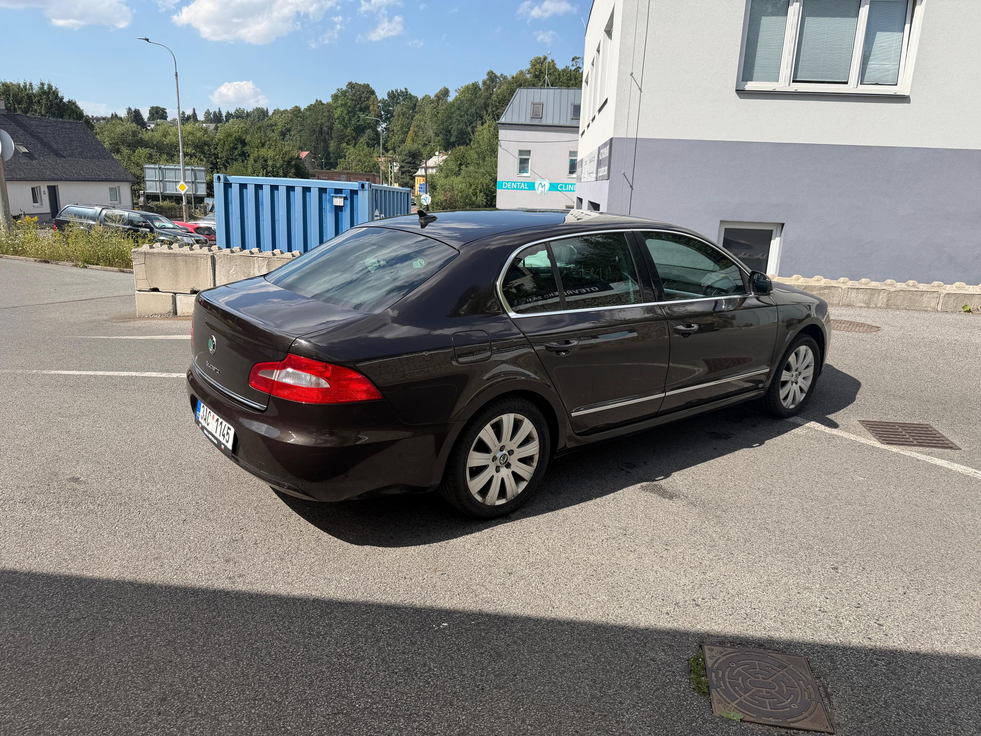 Škoda Superb, 125kw,klimatizace,automat - fotka 5