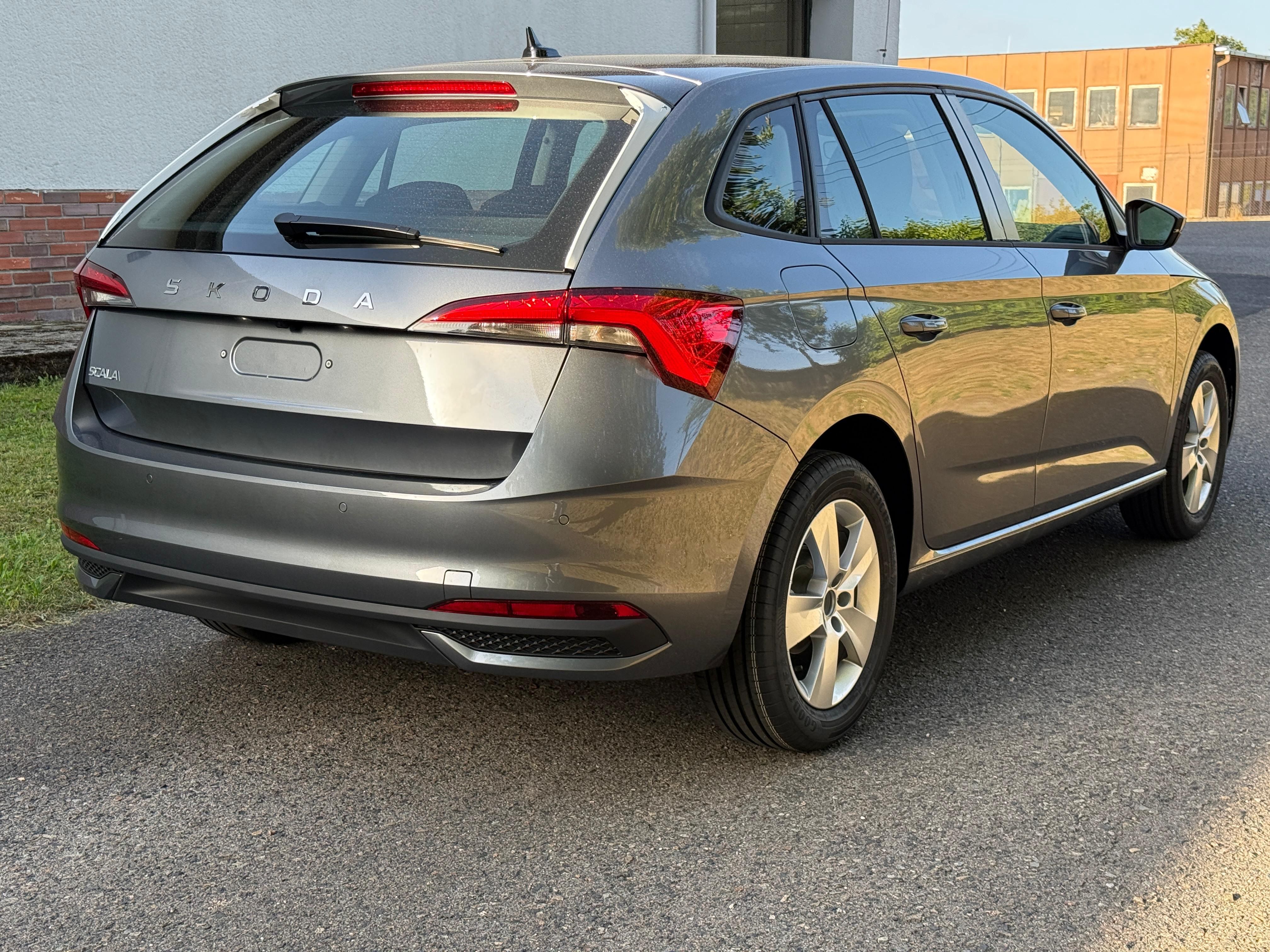 Škoda Scala, Classic 1,0 TSI 85 kW - fotka 3