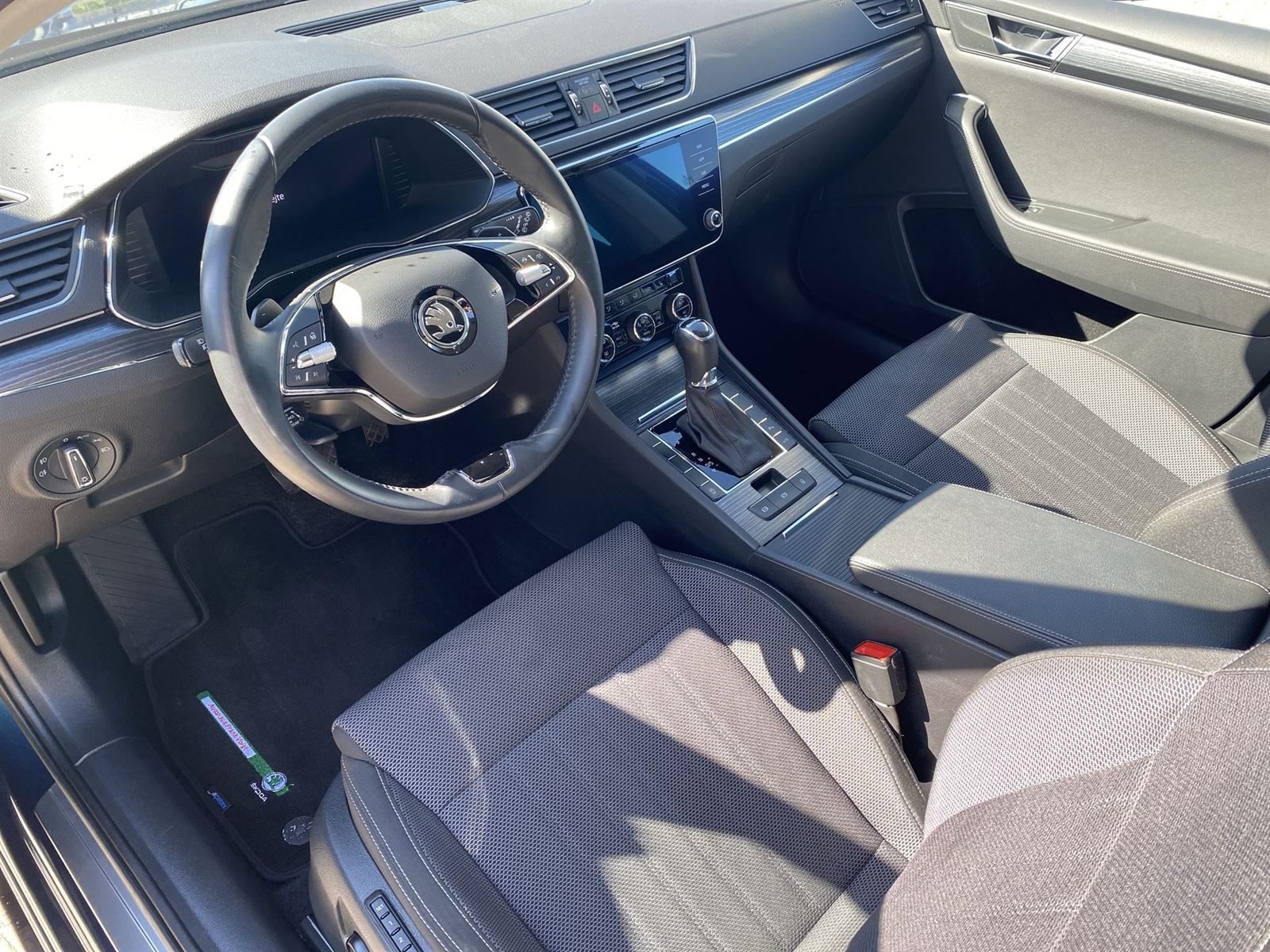 Škoda Superb, Combi 2.0 TDI DSG Style - fotka 6