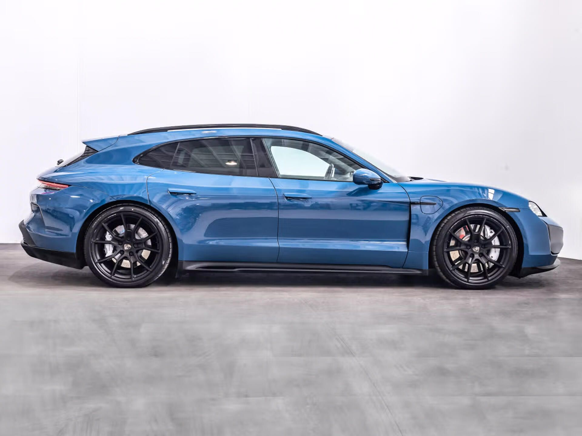 Porsche Taycan, Turbo Sport Turismo HuD InnoDr - fotka 4