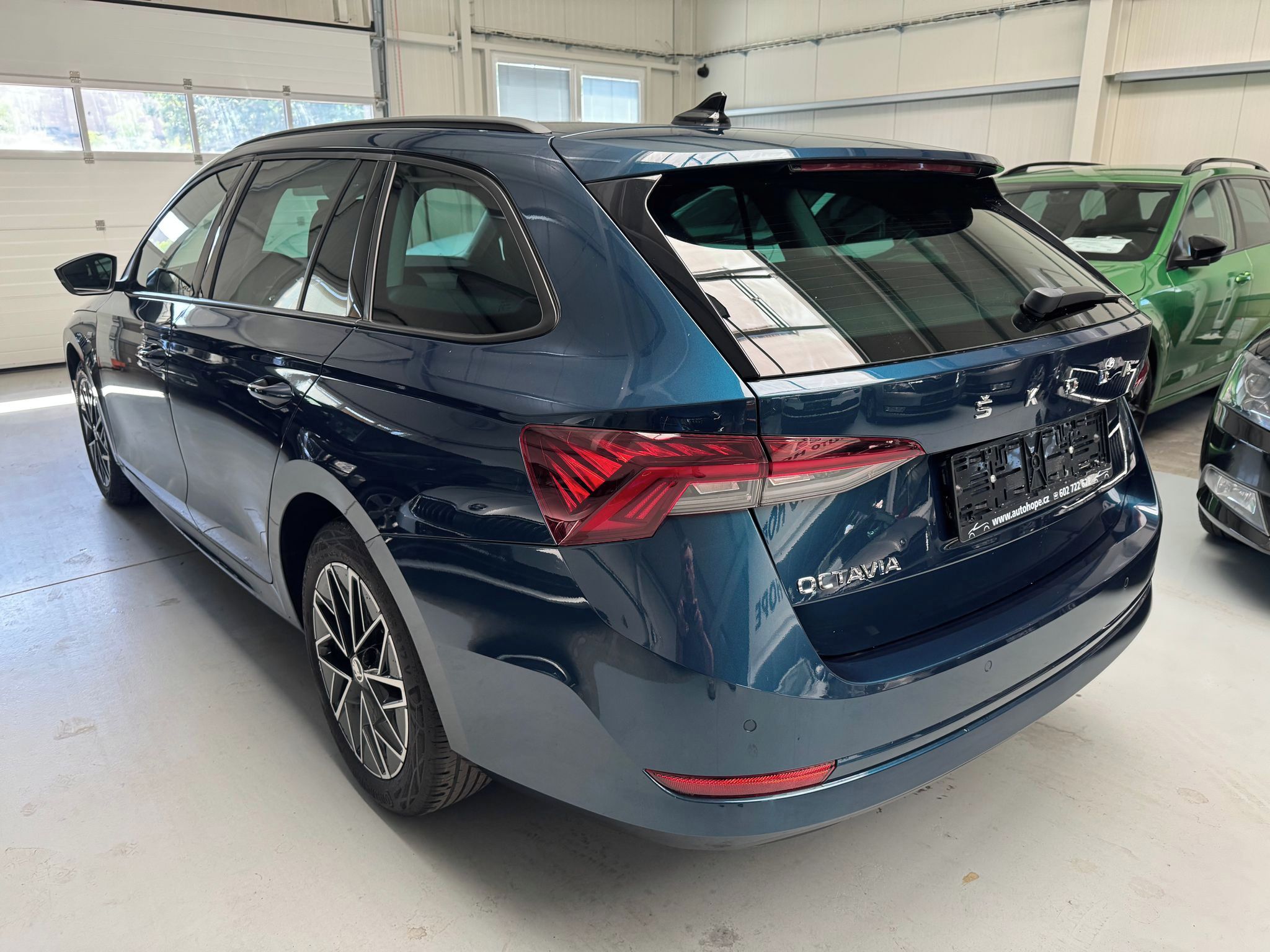 Škoda Octavia, combi 2,0 TDi DSG  Clever - fotka 4