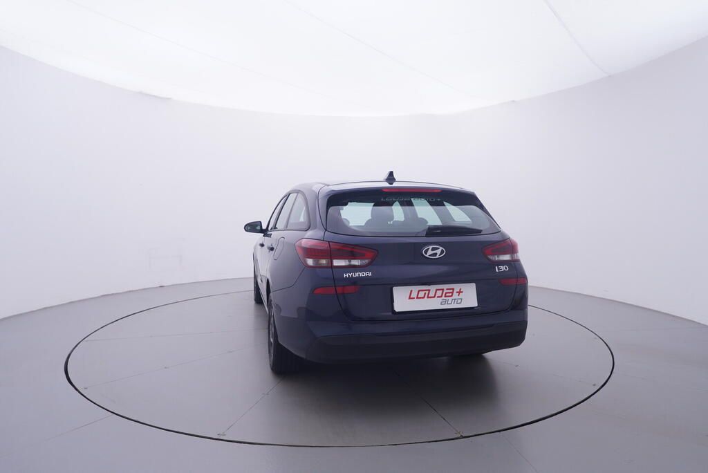 Hyundai i30, Comfort 1.0 GDI 73 kW - fotka 4