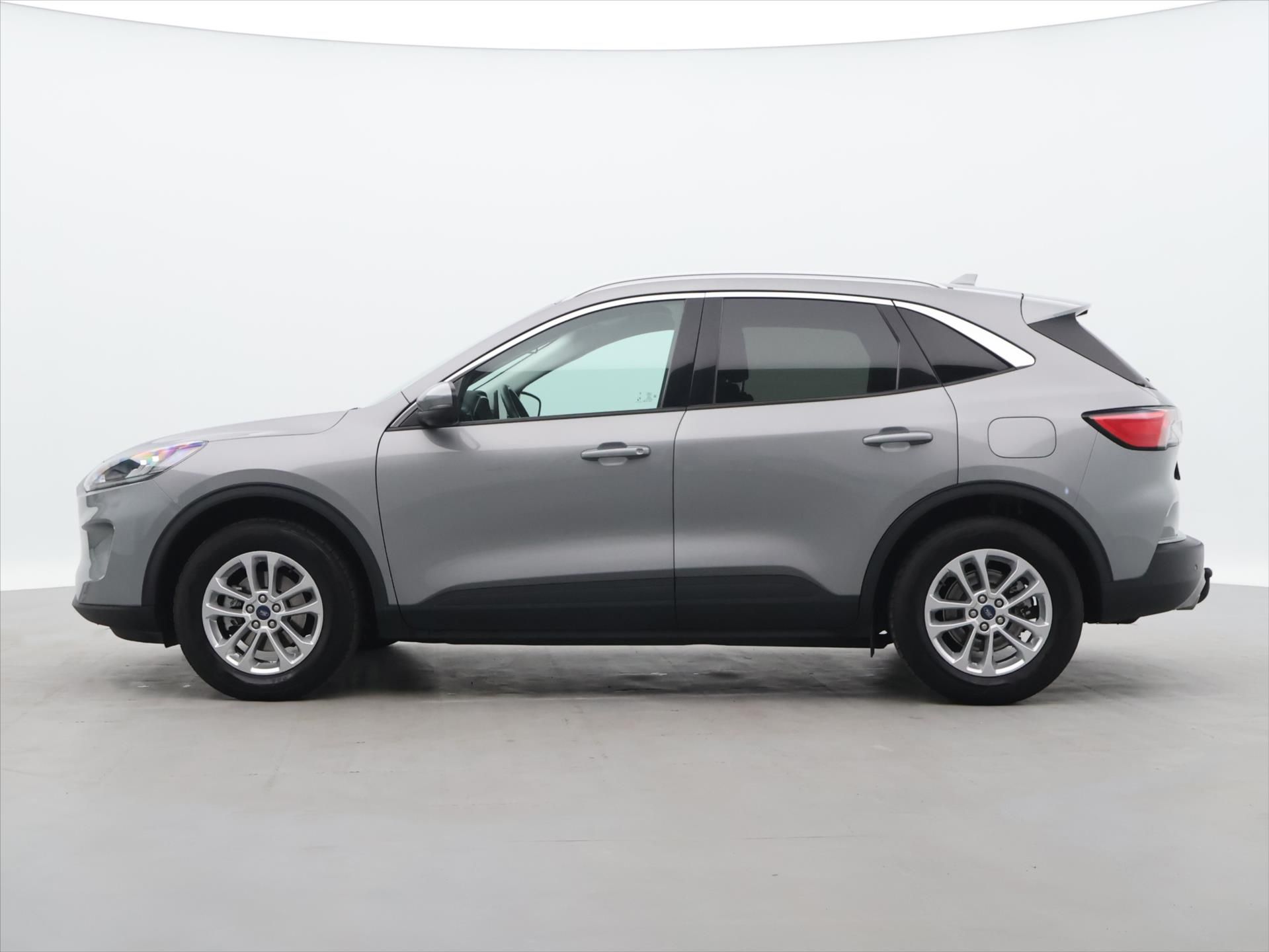 Ford Kuga, 2,5 Hybrid 140kW AWD Titanium - fotka 4