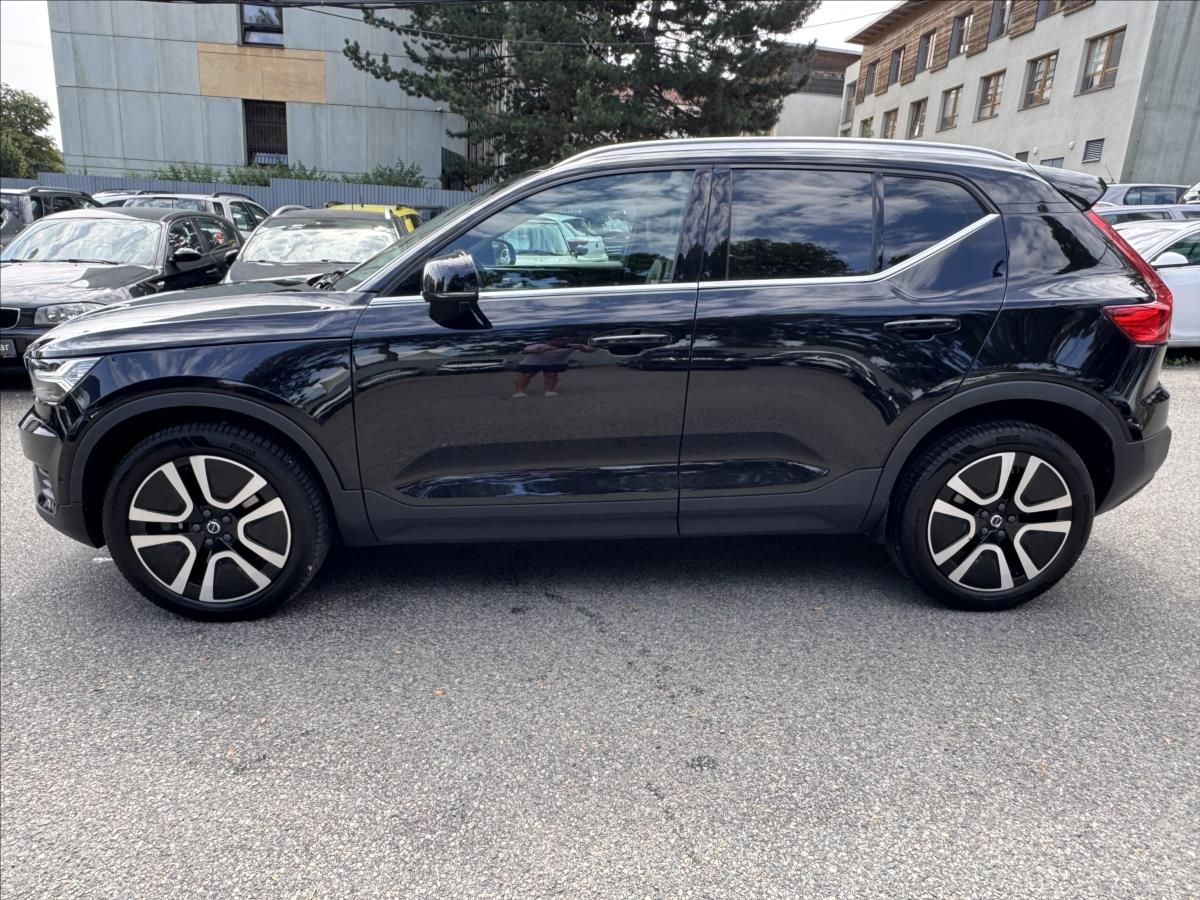 Volvo XC40, 2,0 INSCRIPTION NOVÉ PNEU+BRZD - fotka 4