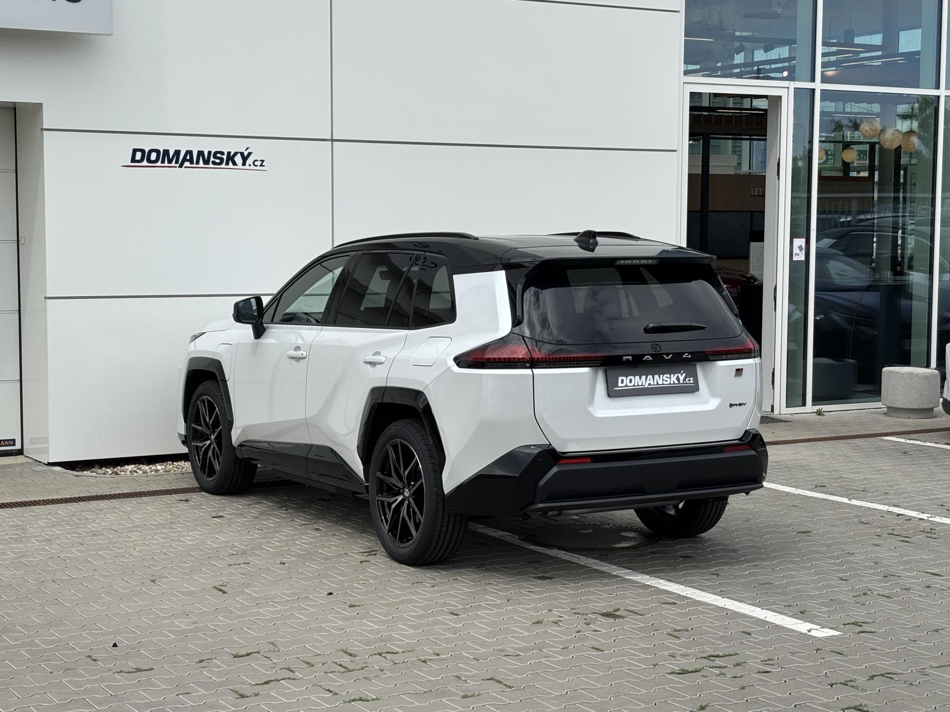 Toyota Rav4, GR SPORT 2,5 HEV 4X4 AT - fotka 4