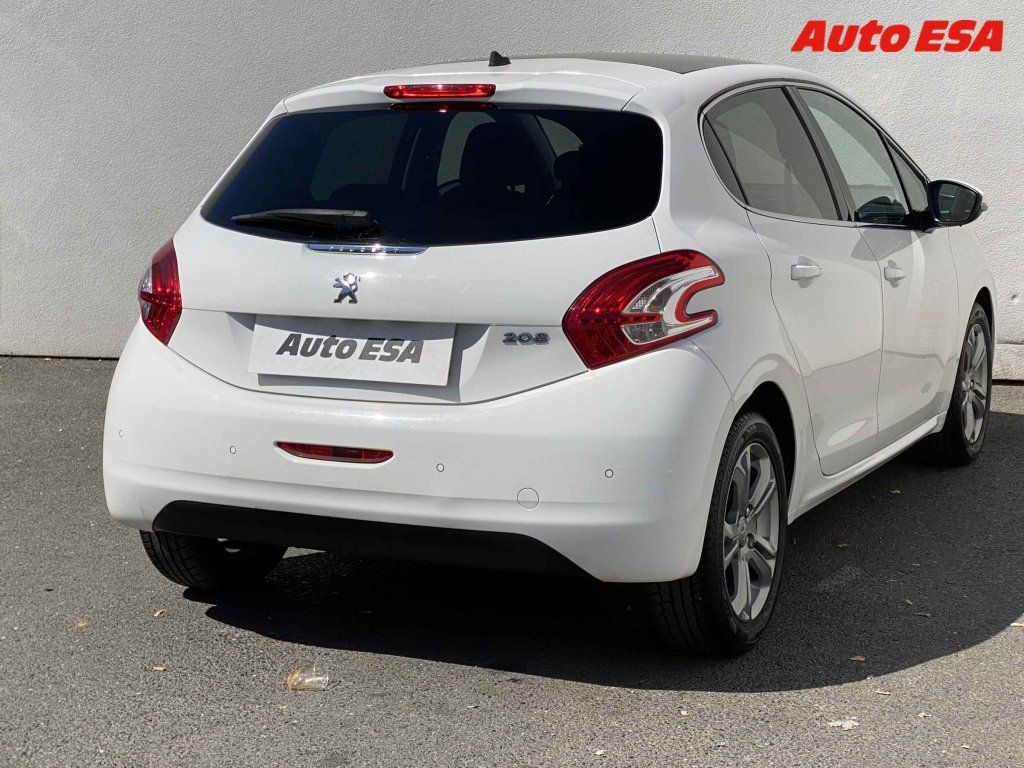 Peugeot 208, 1.2,navi - fotka 4