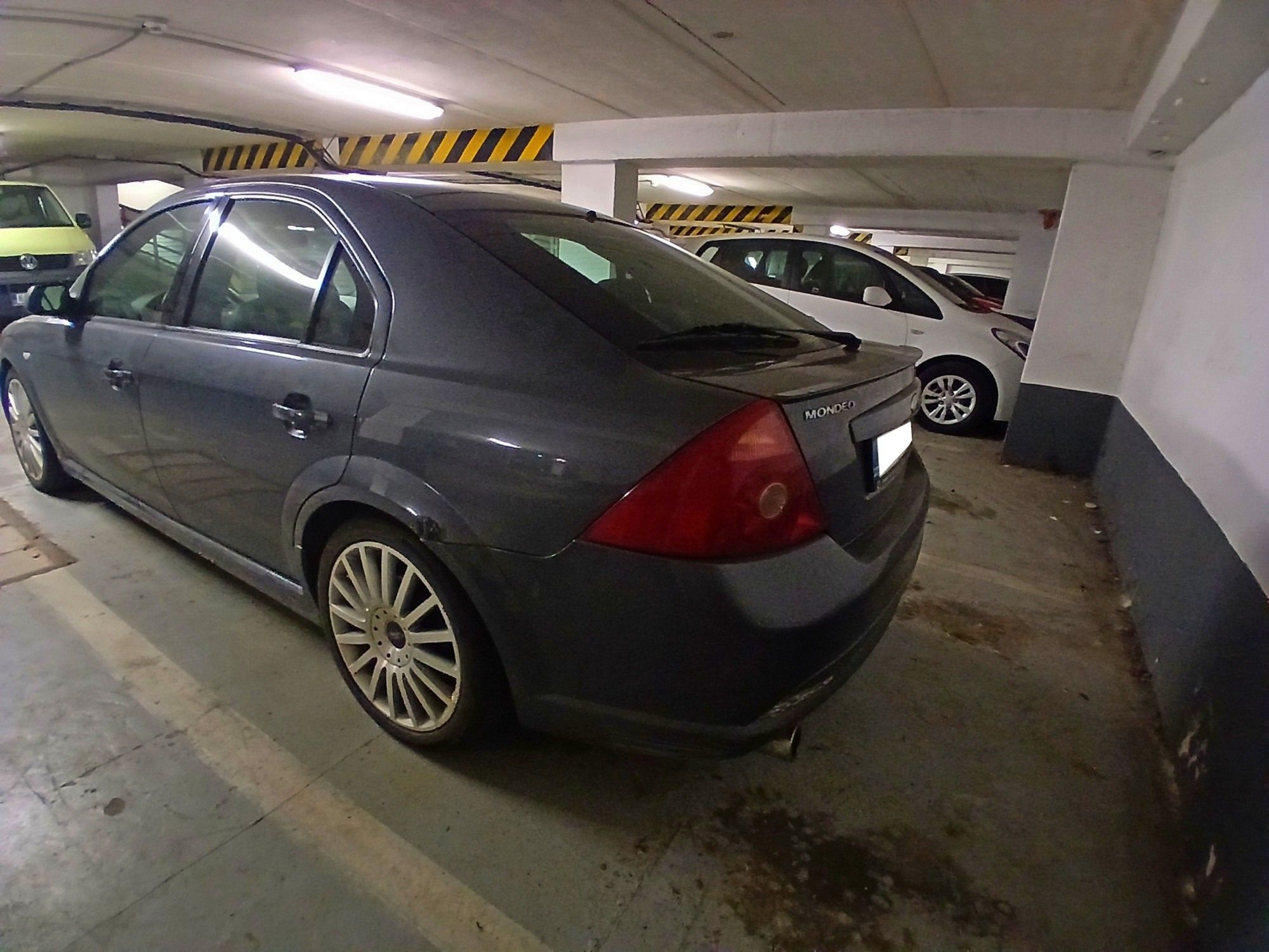 Ford Mondeo - fotka 4
