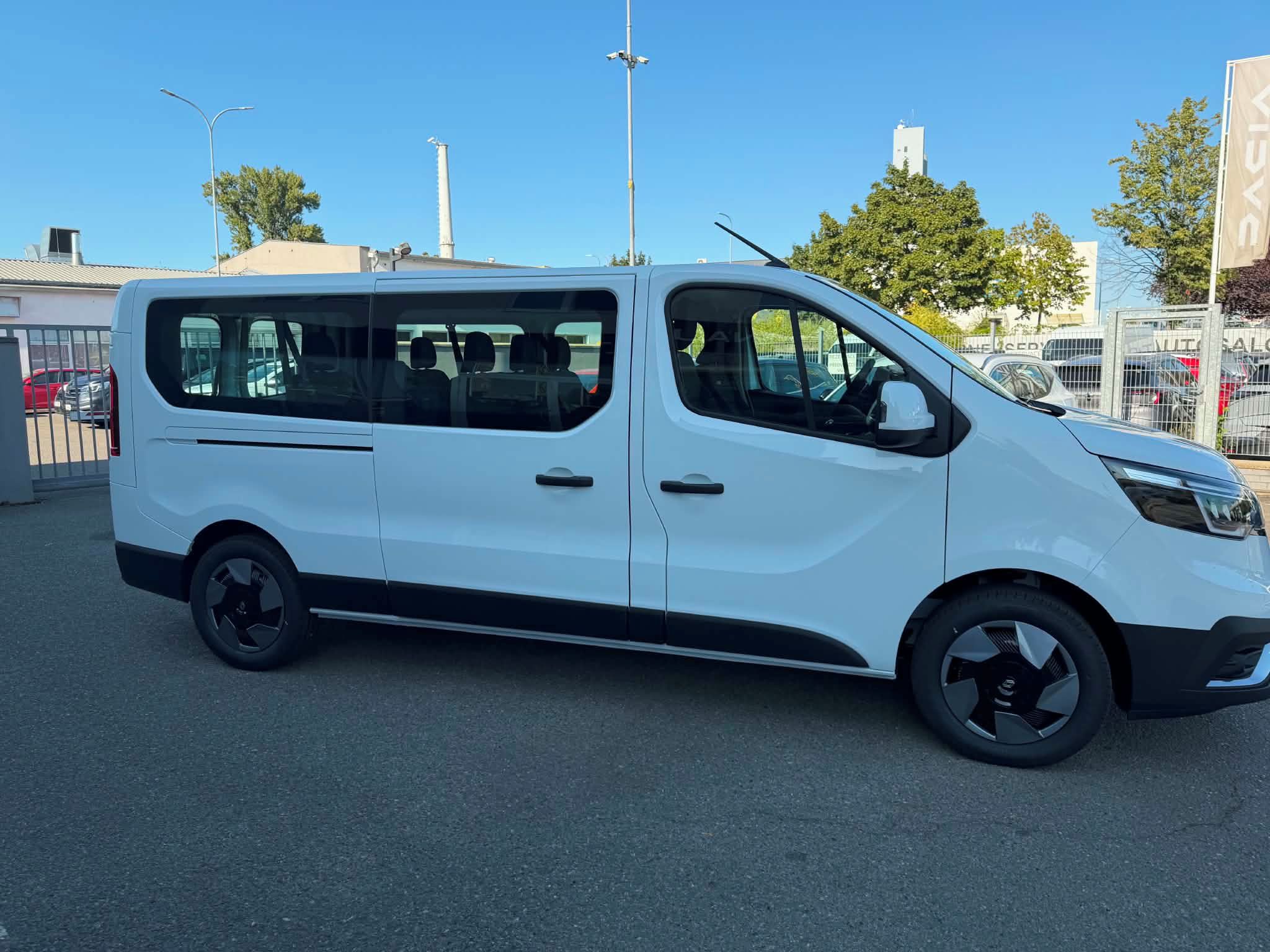 Renault Trafic, L2 Equilibre Blue dCi 150 Comb - fotka 4
