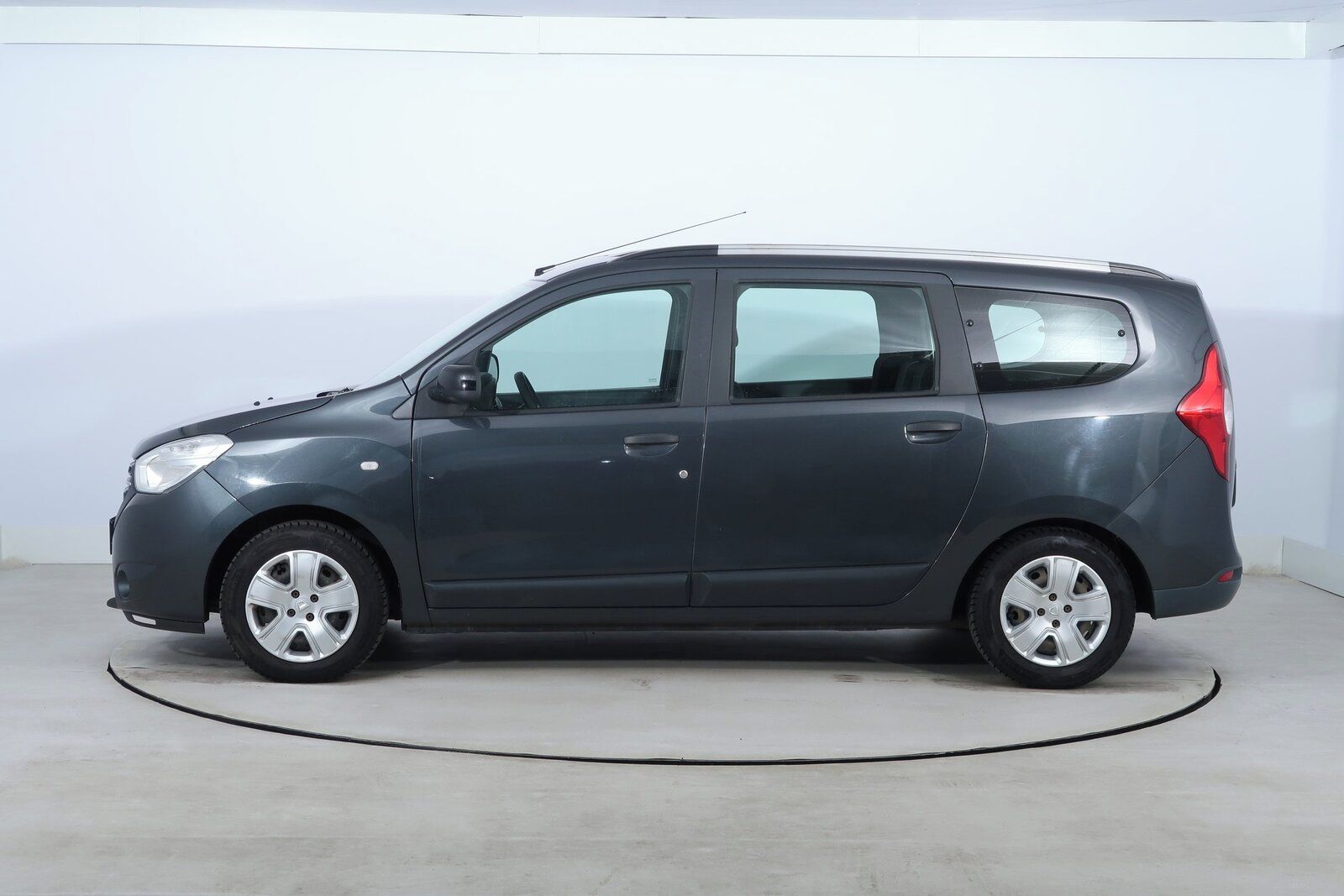 Dacia Lodgy, 1.3 TCe, 7 míst, ČR,1.maj - fotka 3