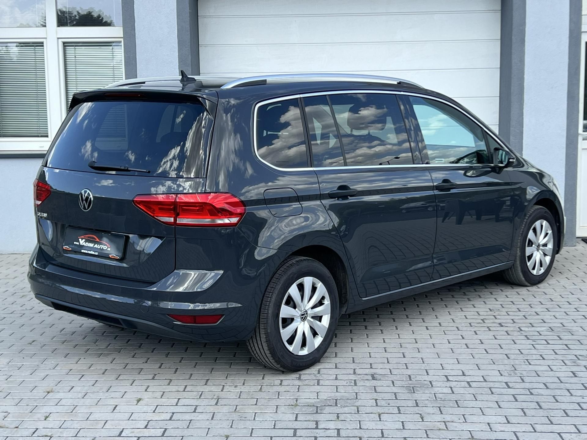 Volkswagen Touran, 1.5TSI 110kW DSG 7.MÍST EVO - fotka 4