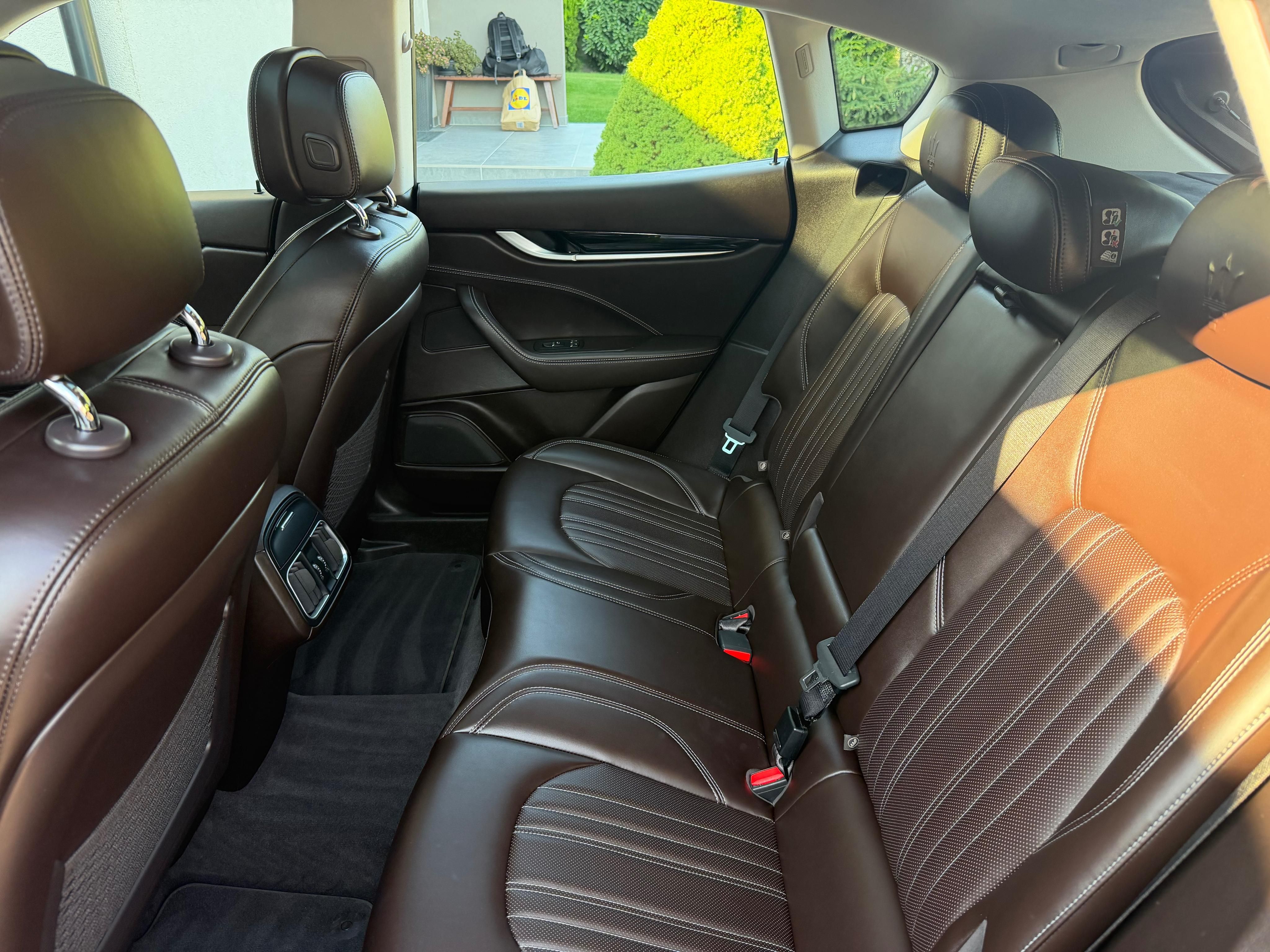 Maserati Levante, benzín - 3l, 6V, 316k, Biturbo - fotka 6