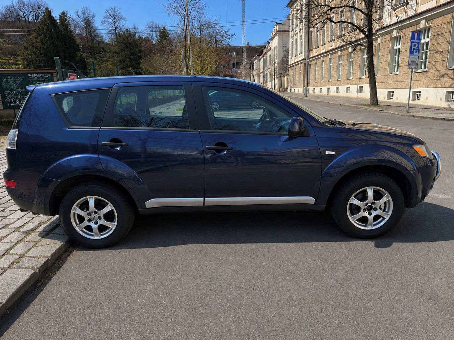 Mitsubishi Outlander, 2.0 TDI, pravidelný servis - fotka 2