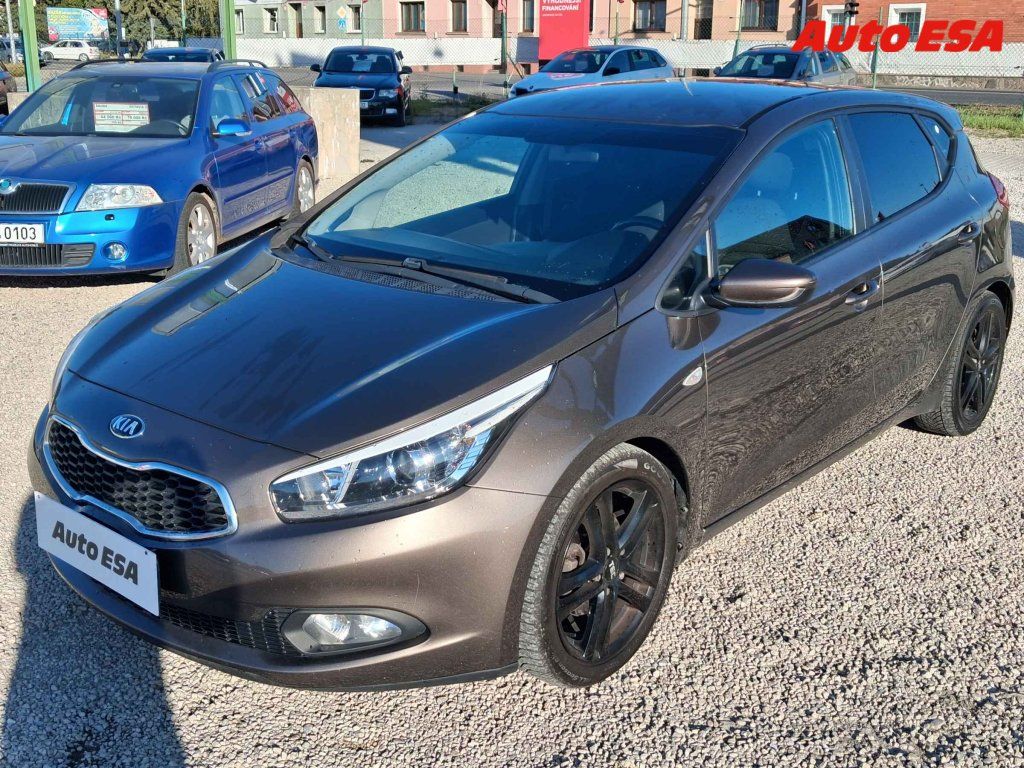 Kia Cee´d, 1.6GDi,2.maj,ČR - fotka 3