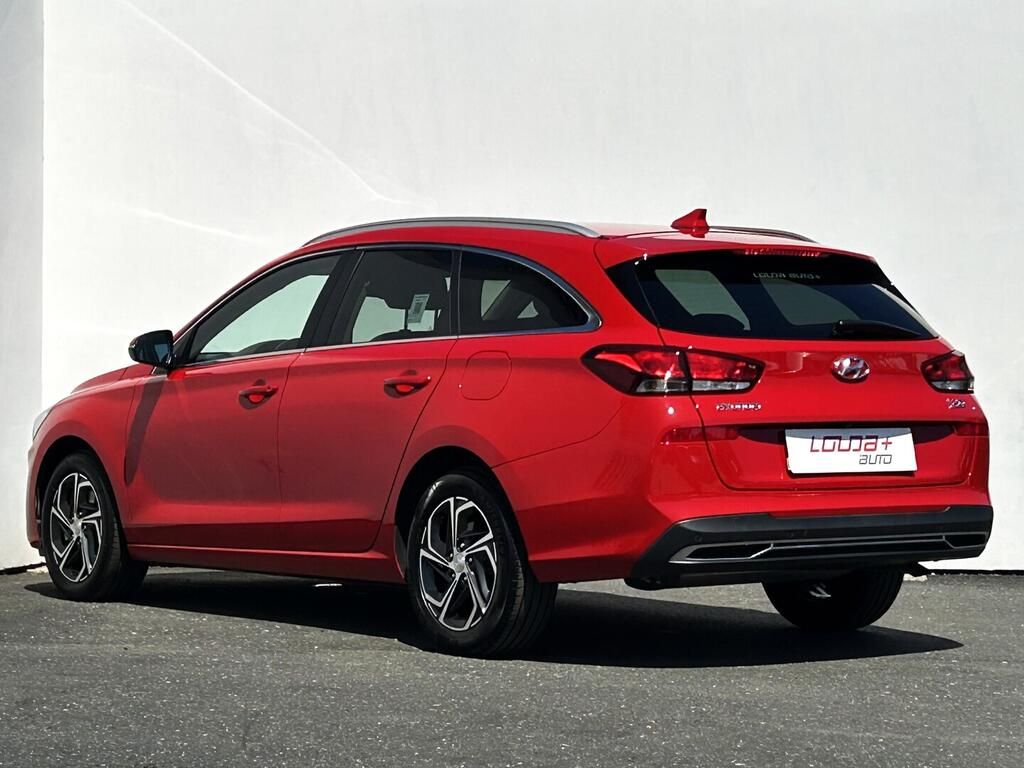Hyundai i30, Family Smart 1.0 T-GDI _ kW - fotka 6