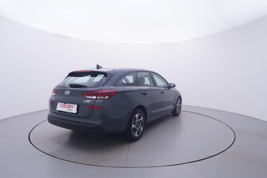 Hyundai i30, Comfort 1.0 GDI 88 kW - fotka 5