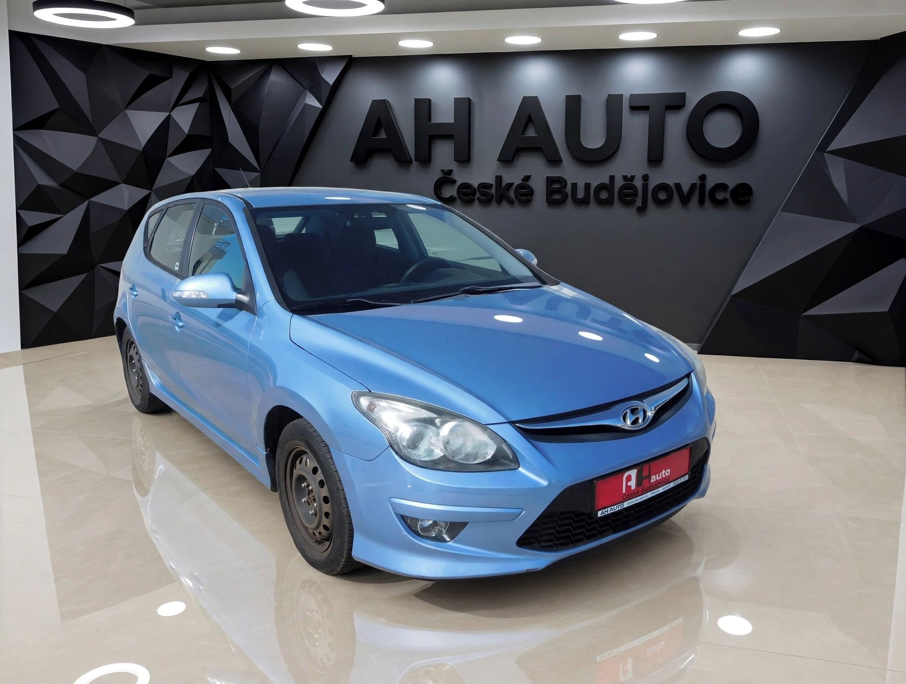 Hyundai i30, 1.4i 16V, 80 kW, Klima, ČR - fotka 2