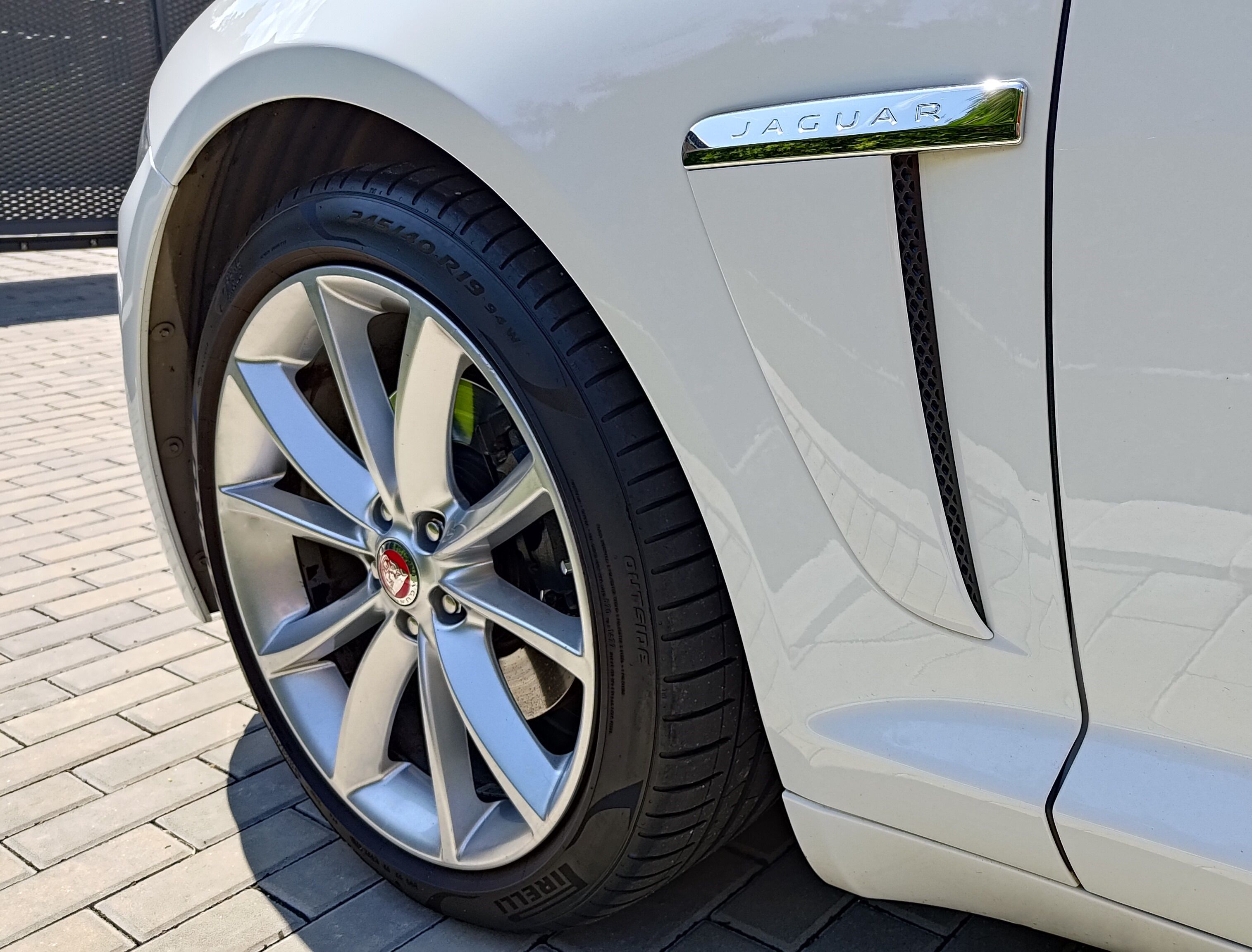 Jaguar XF, 3.0 D 177kW DTOP STAV a SERVIS - fotka 6