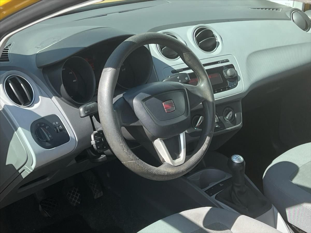 Seat Ibiza, 1,2 i 12V 3dvéřová - fotka 6