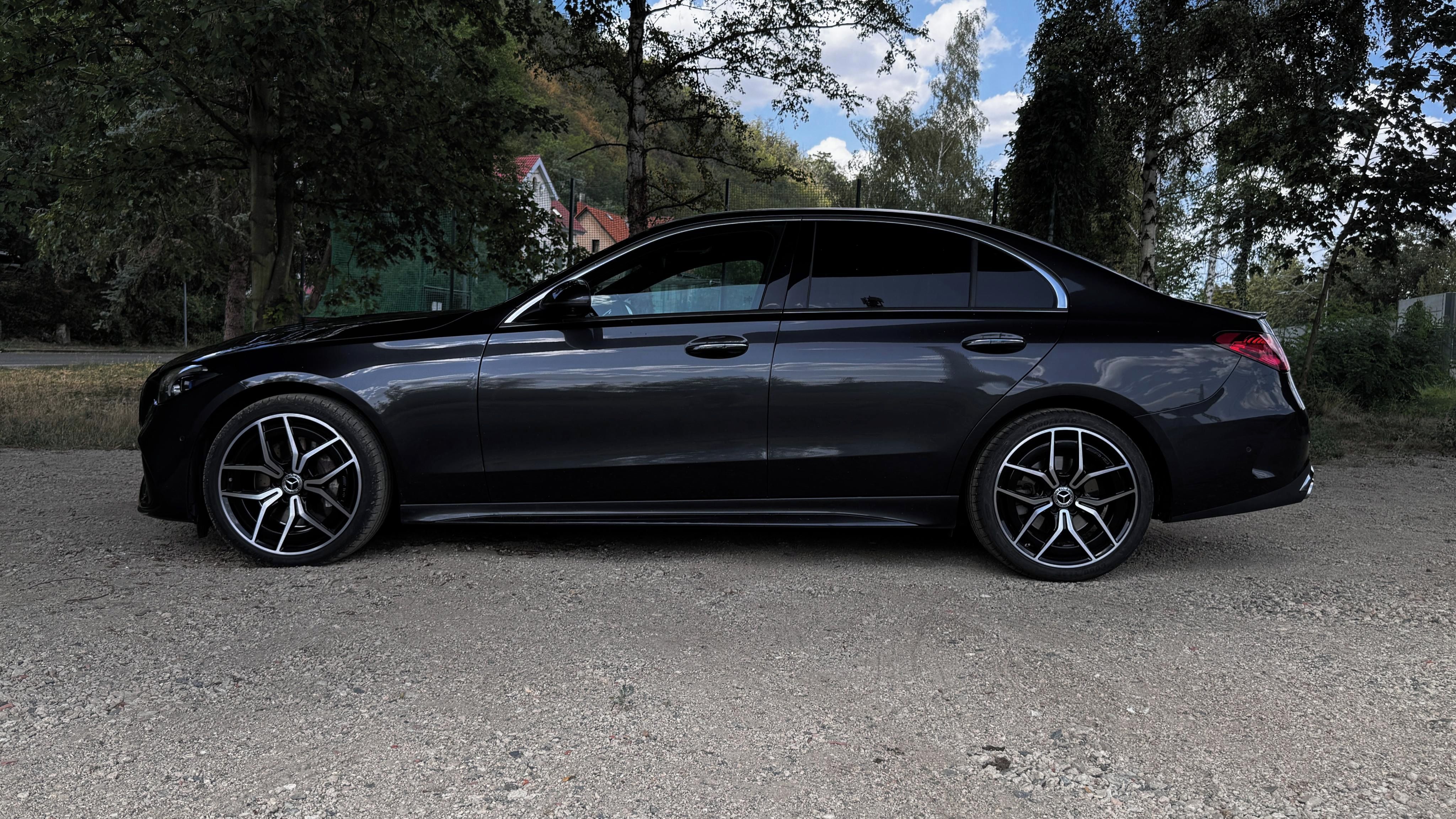 Mercedes-Benz Třídy C, C220d, AMG, ZÁRUKA, TOP VÝBAVA - fotka 4