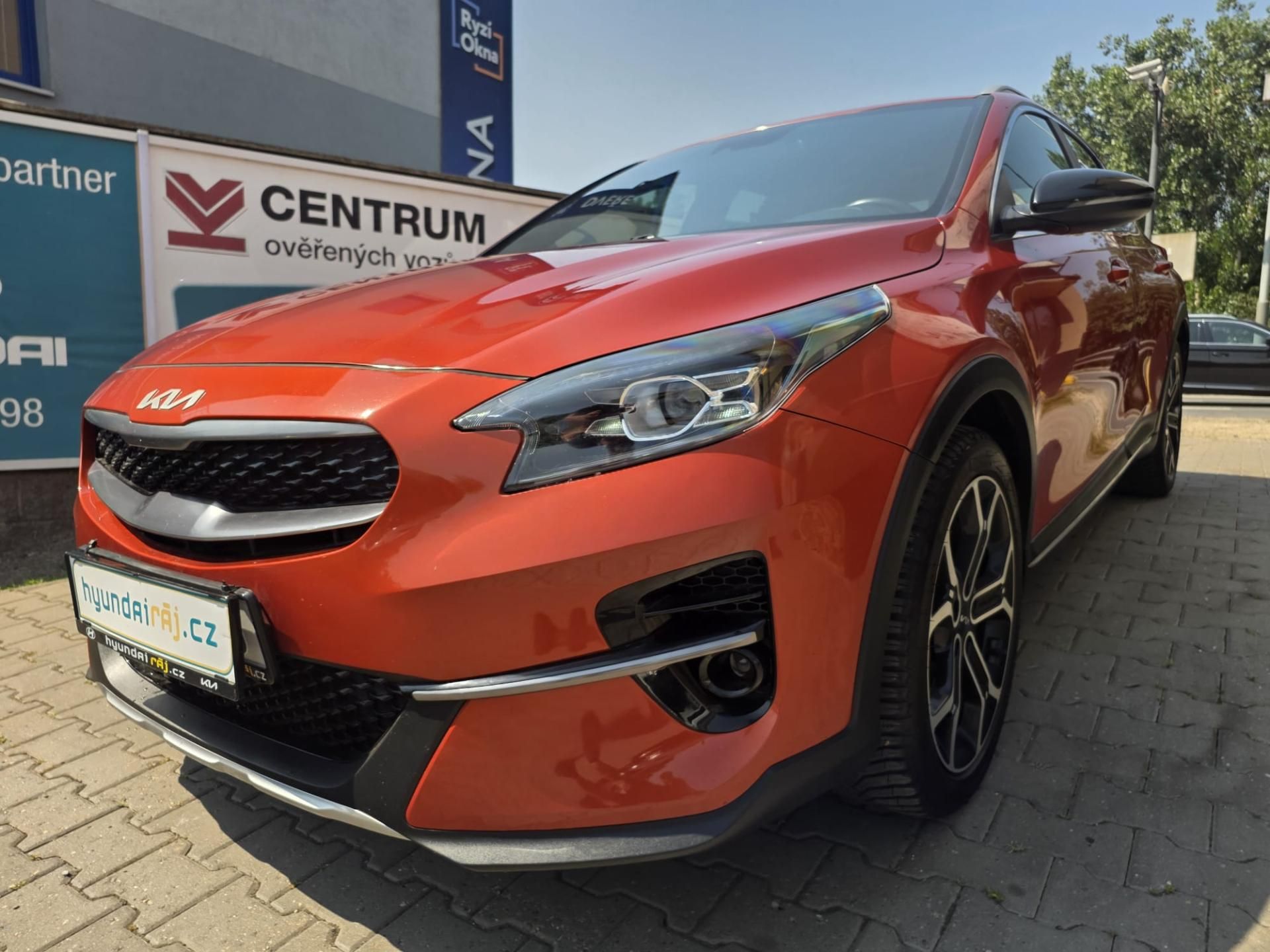 Kia XCee´d, 1.5-NAVI-KAMERA-V ZÁRUCE - fotka 4