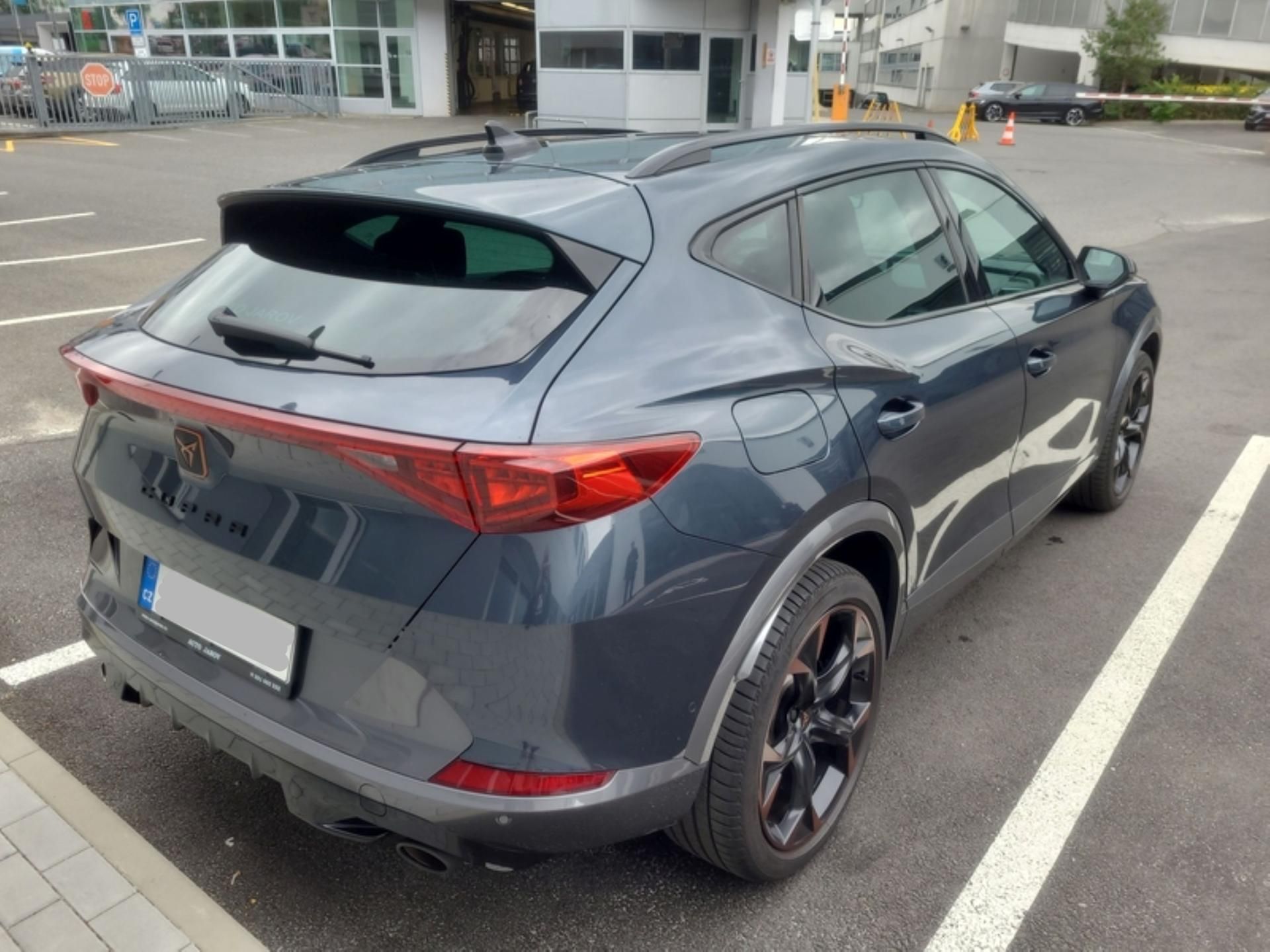 Cupra Formentor, VZ 2,0 TSi/180kW - DSG,TZ,.... - fotka 6