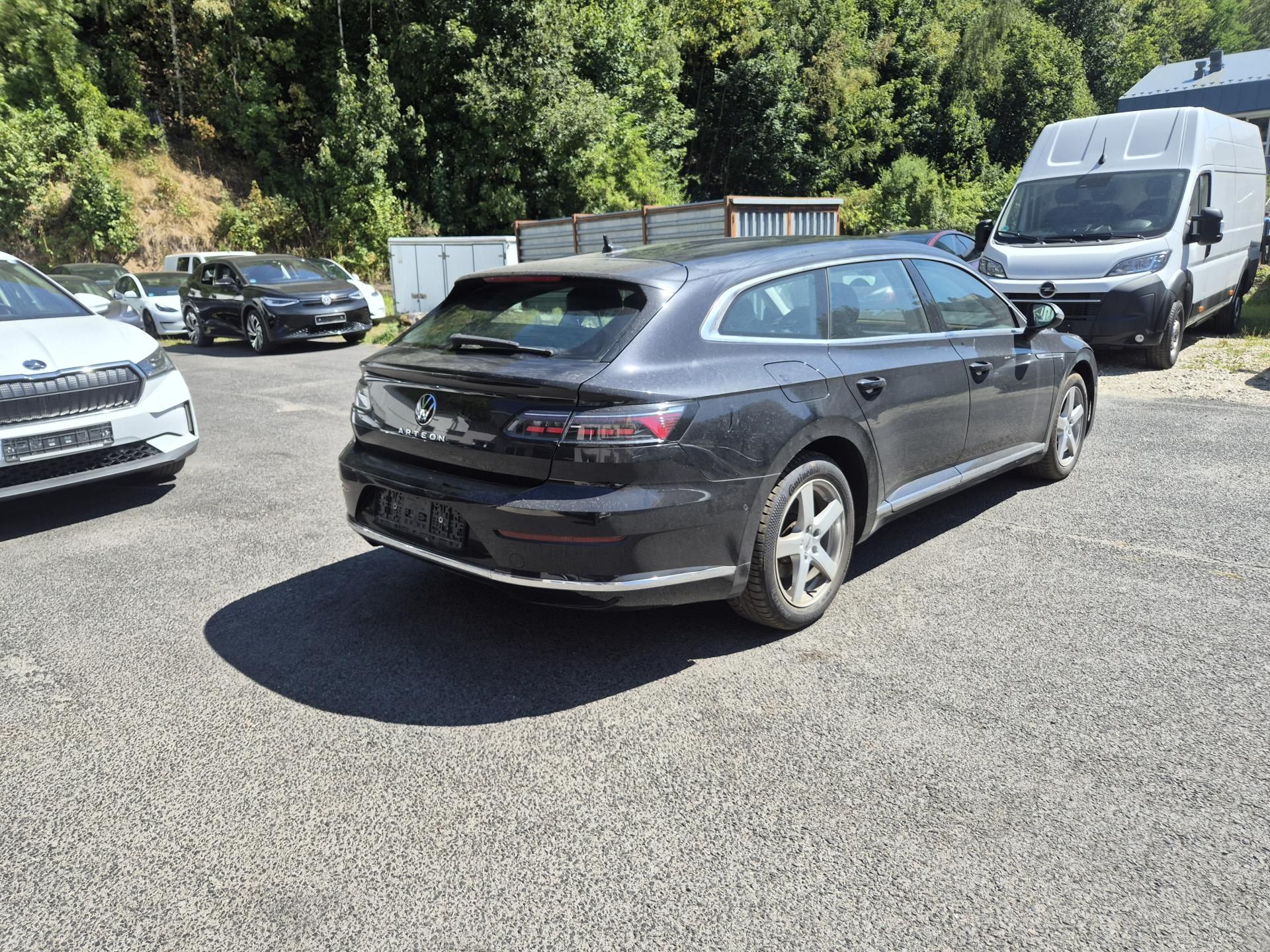 Volkswagen Arteon Shooting Brake, 2,0TDi 110kw DSG TZ 18ALU - fotka 2