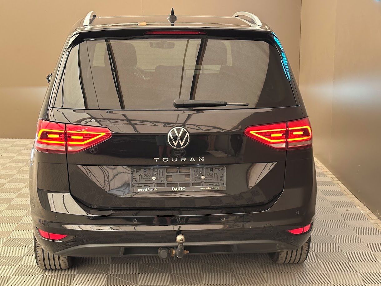 Volkswagen Touran, 2.0 TDi SCR Highline - fotka 6