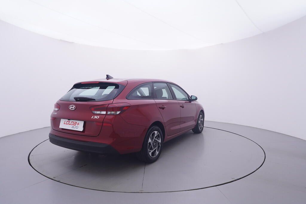 Hyundai i30, Comfort 1.0 GDI 73 kW - fotka 5