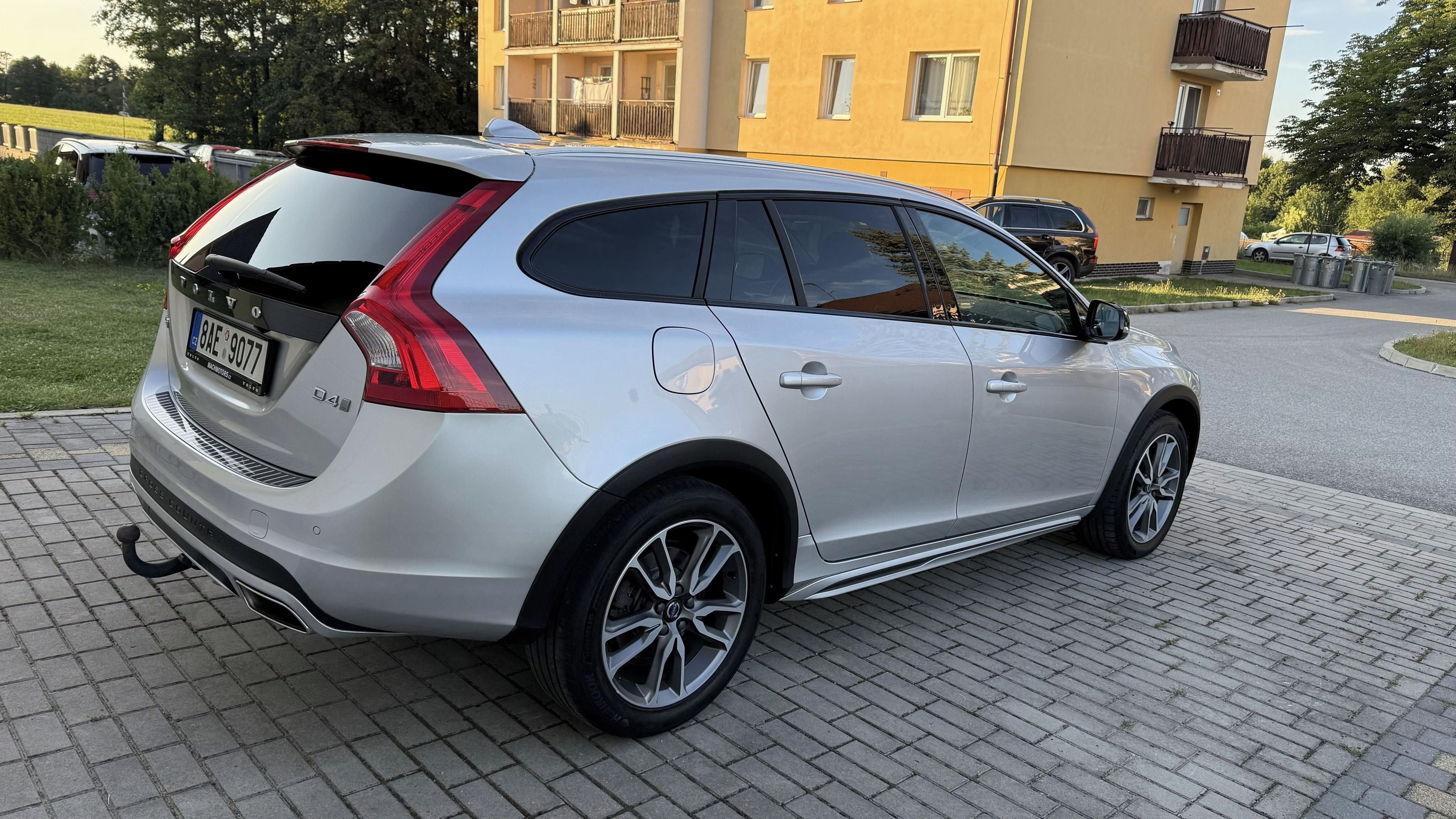 Volvo V60, Cross Country, D4 140kW - fotka 5