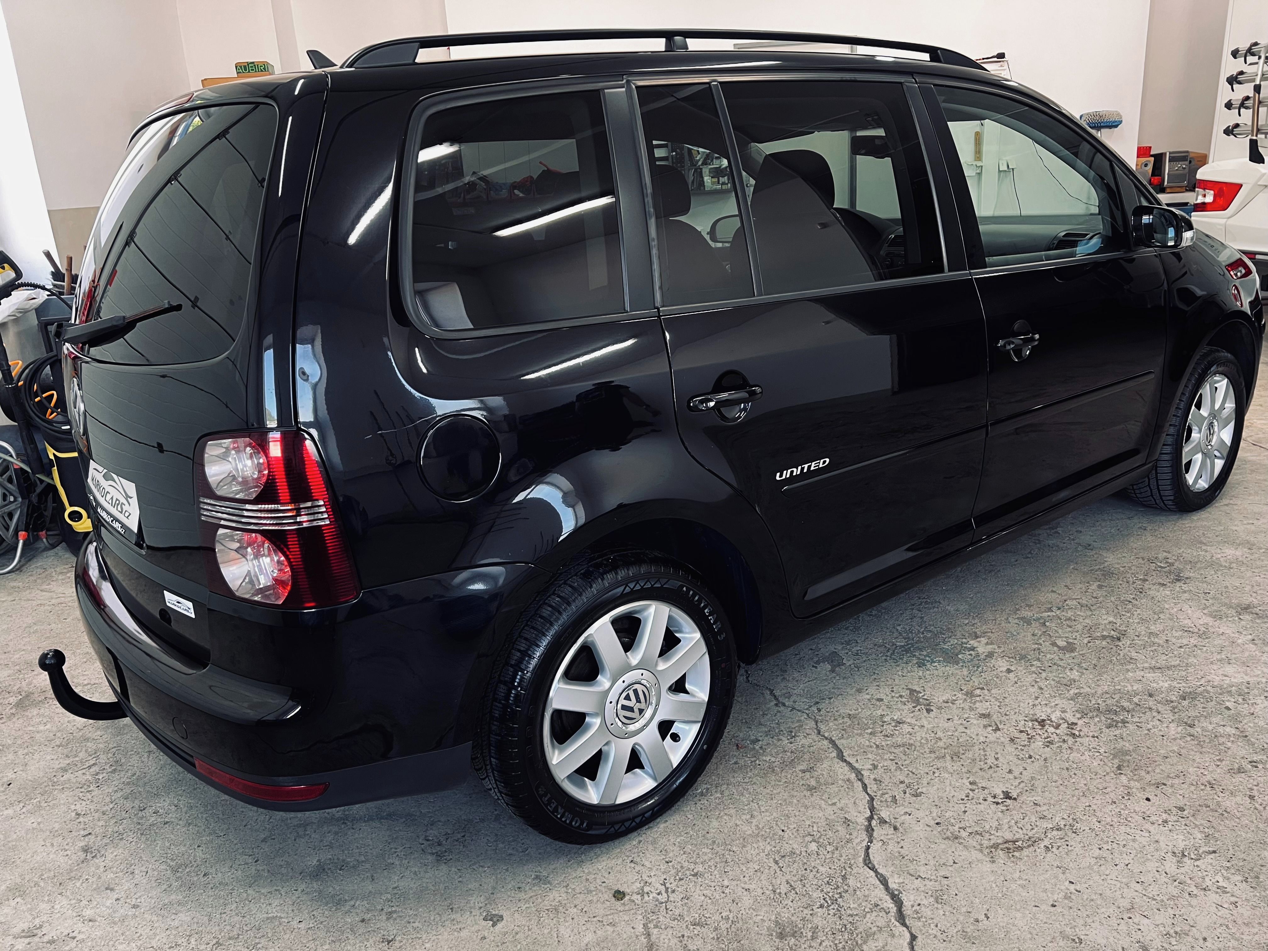 Volkswagen Touran, 1.6i 7 MÍST+ZIMNÍ KOLA+TAŽNÉ Z - fotka 5