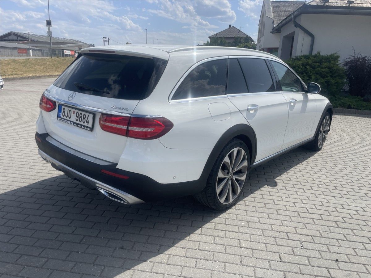Mercedes-Benz Třídy E, 2,0 4Matic Auto All-Terrain od - fotka 4